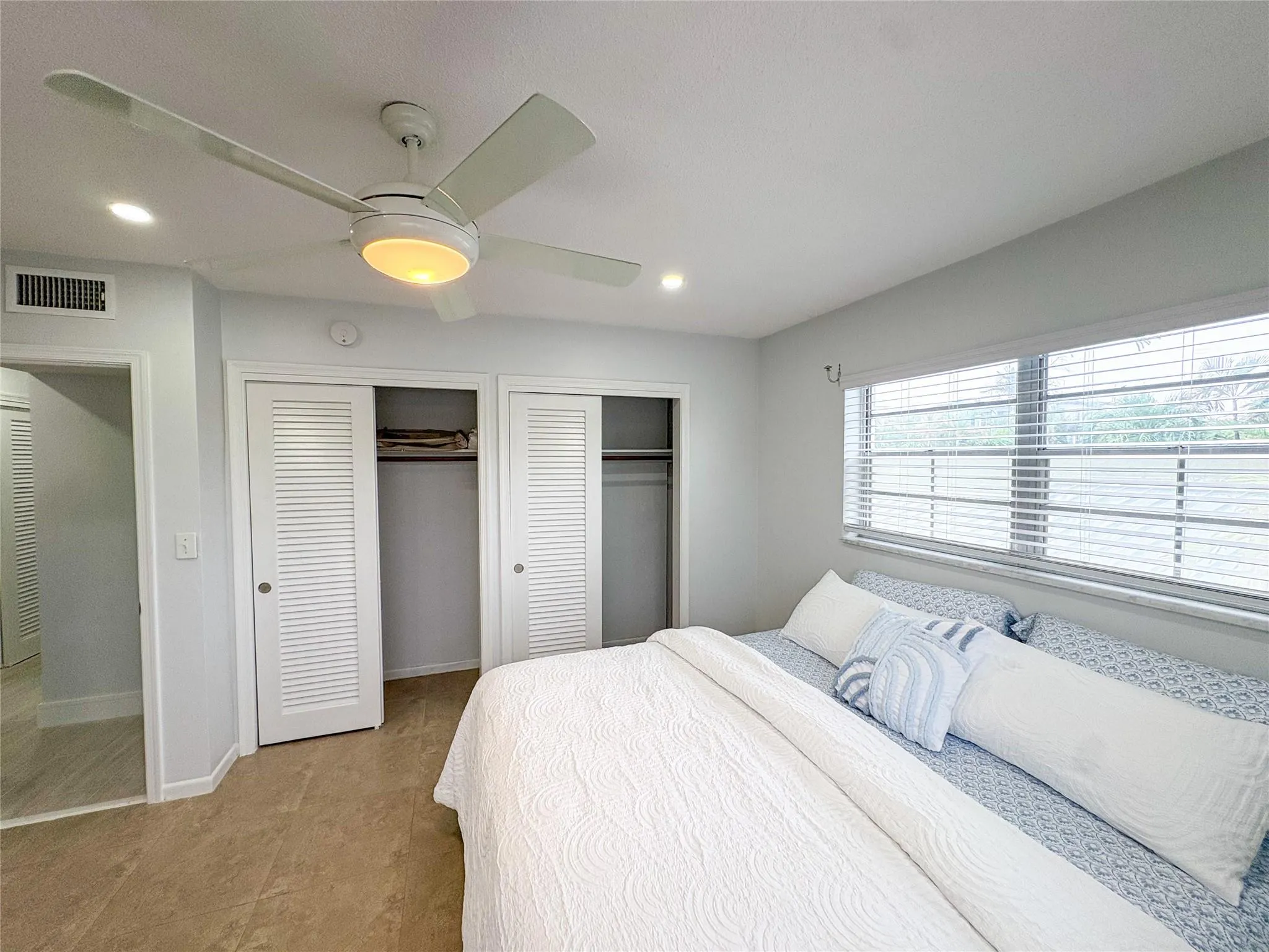 4541 N Ocean Dr, #8