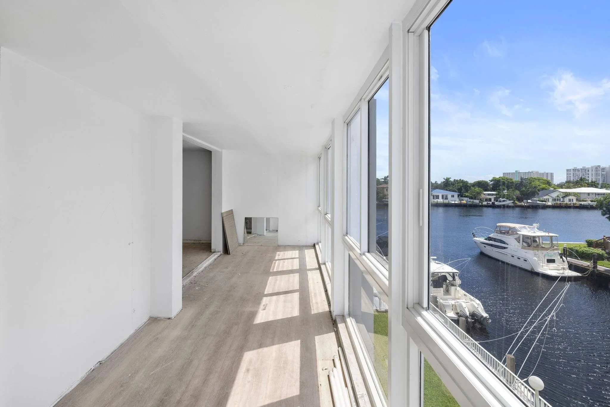 3100 NE 49th St, #306