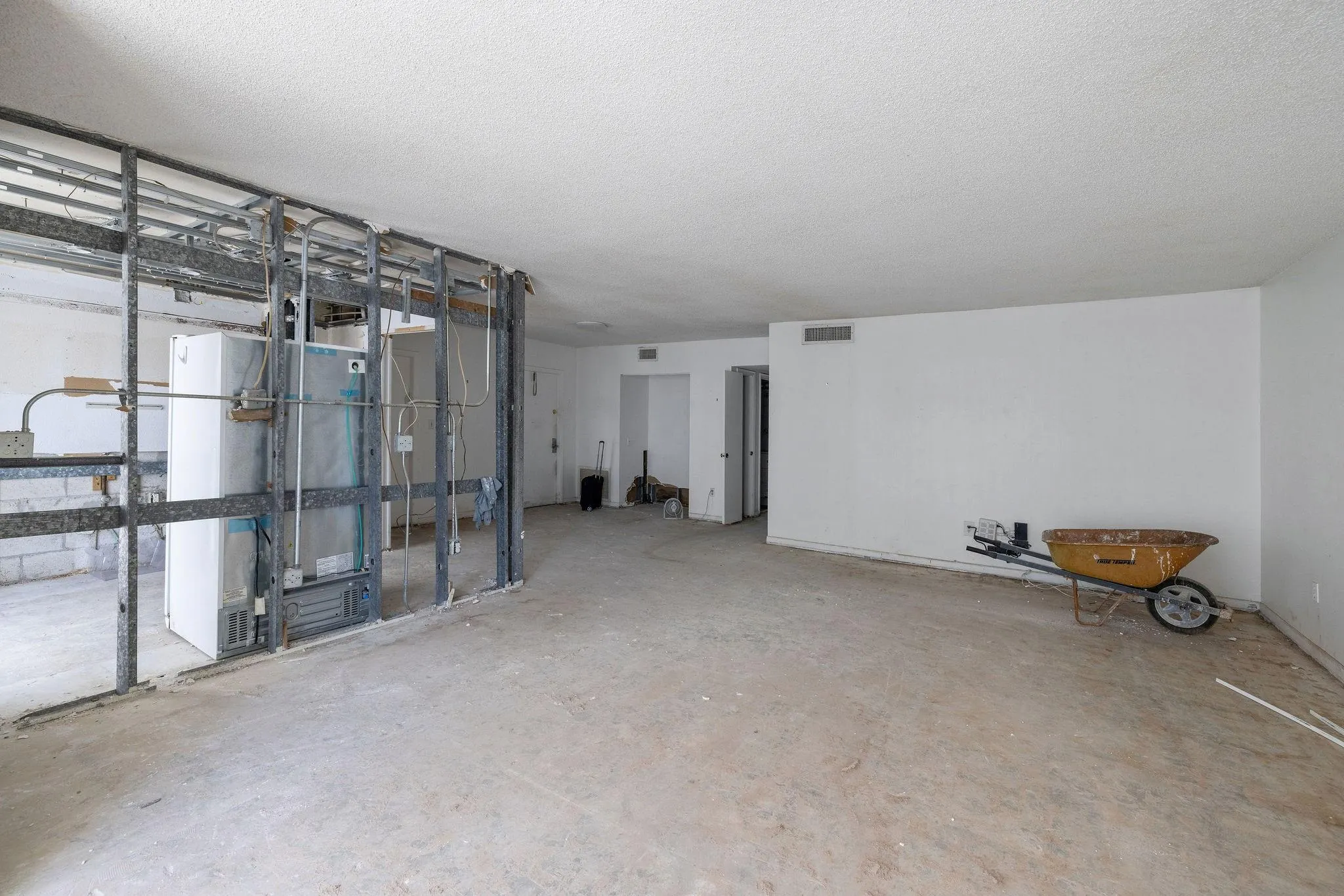3100 NE 49th St, #306