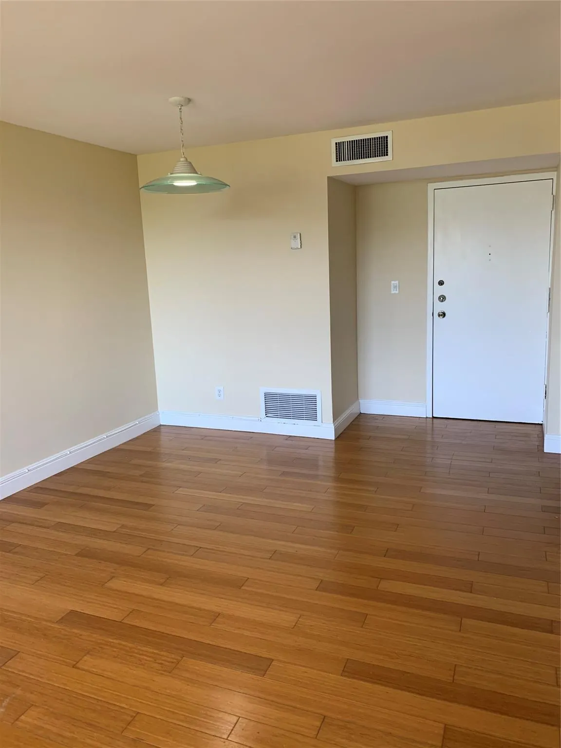 2715 Tigertail Ave, #403