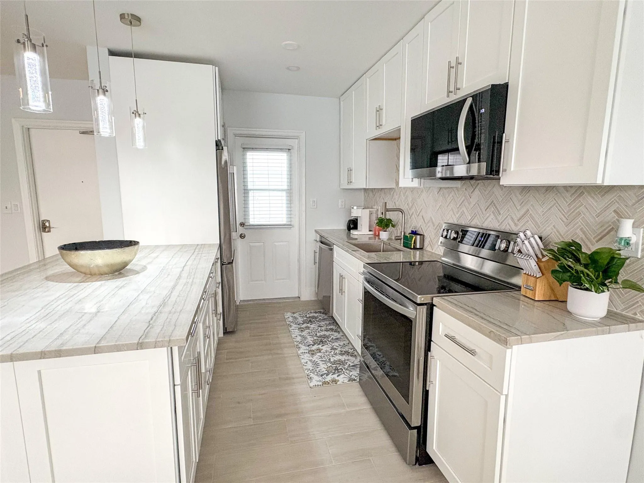 4541 N Ocean Dr, #8