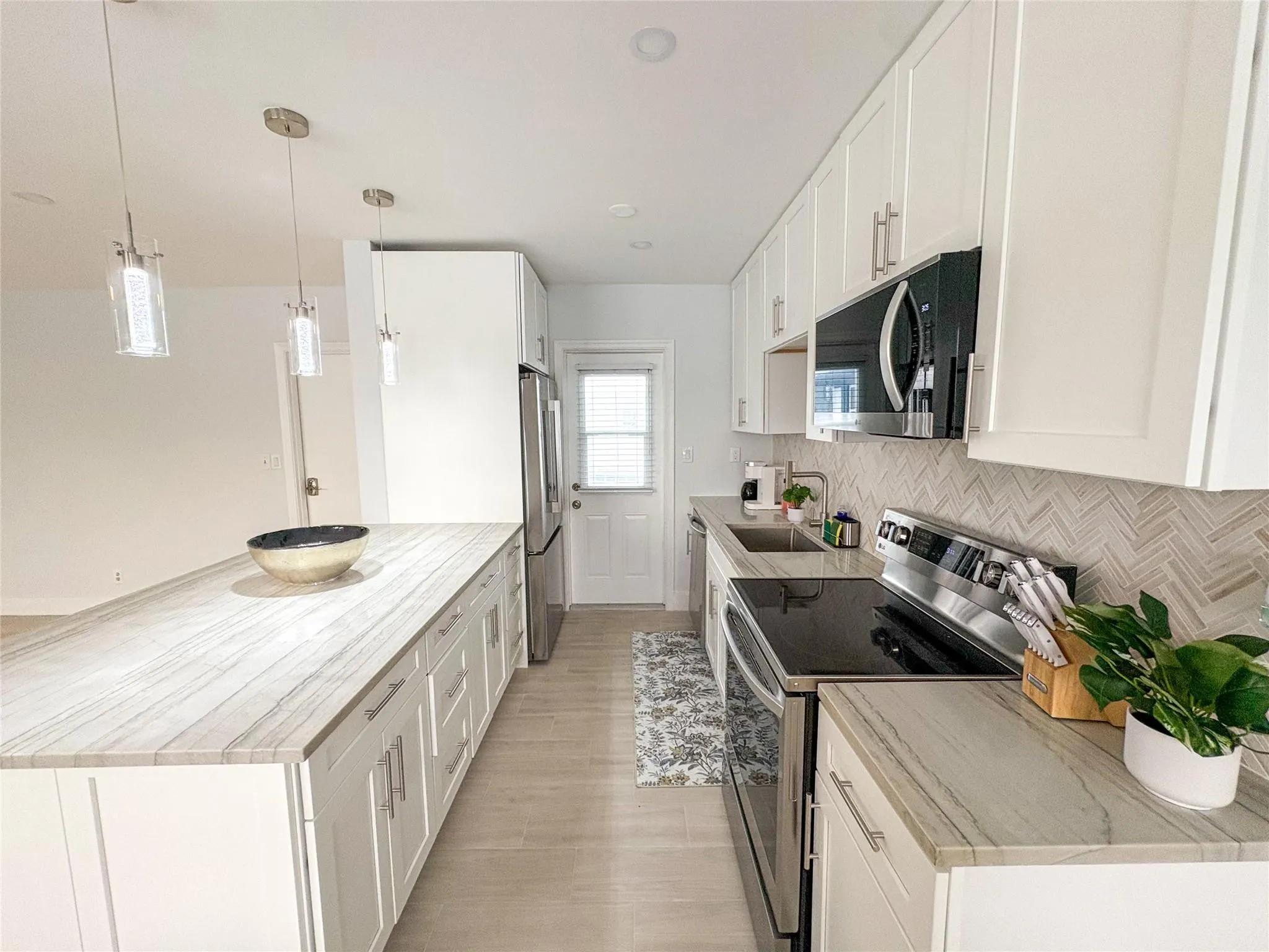 4541 N Ocean Dr, #8
