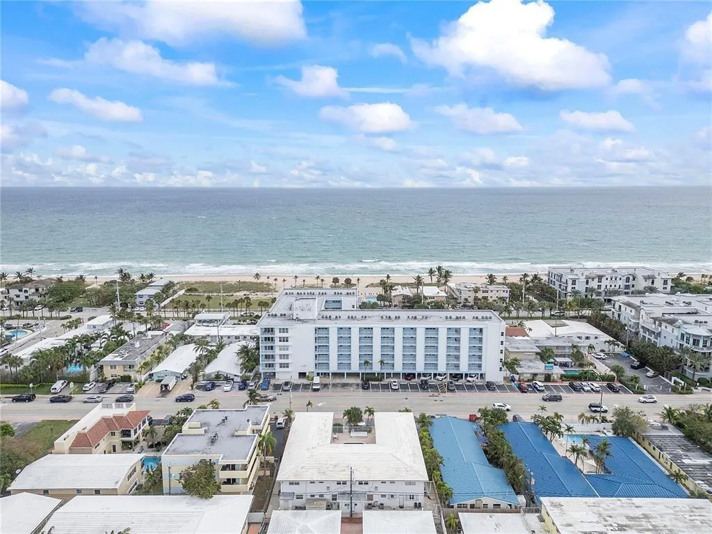4541 N Ocean Dr, #8