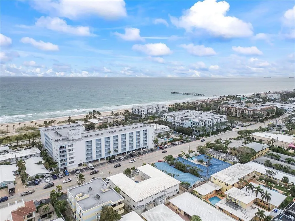 4541 N Ocean Dr, #8