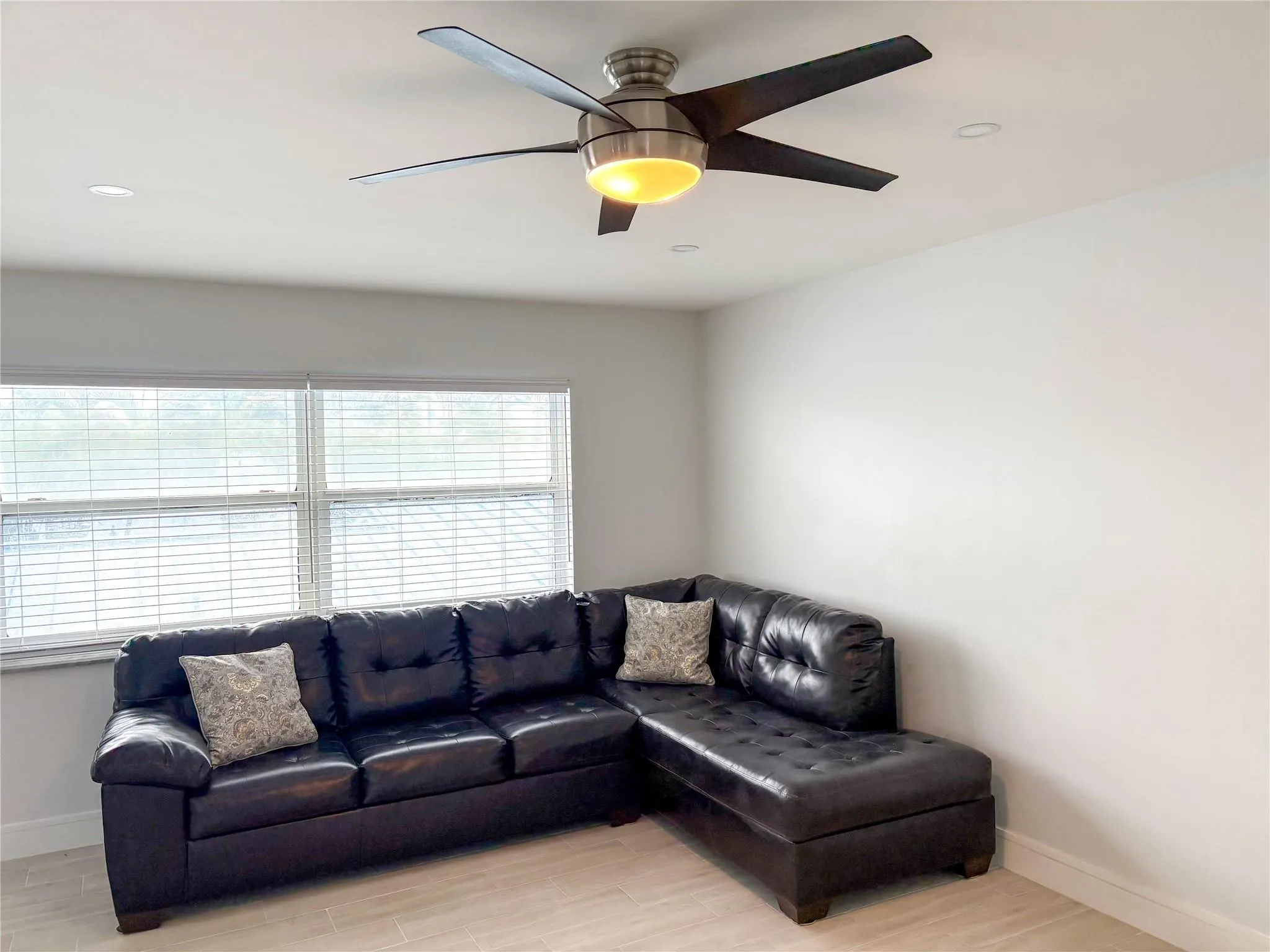 4541 N Ocean Dr, #8