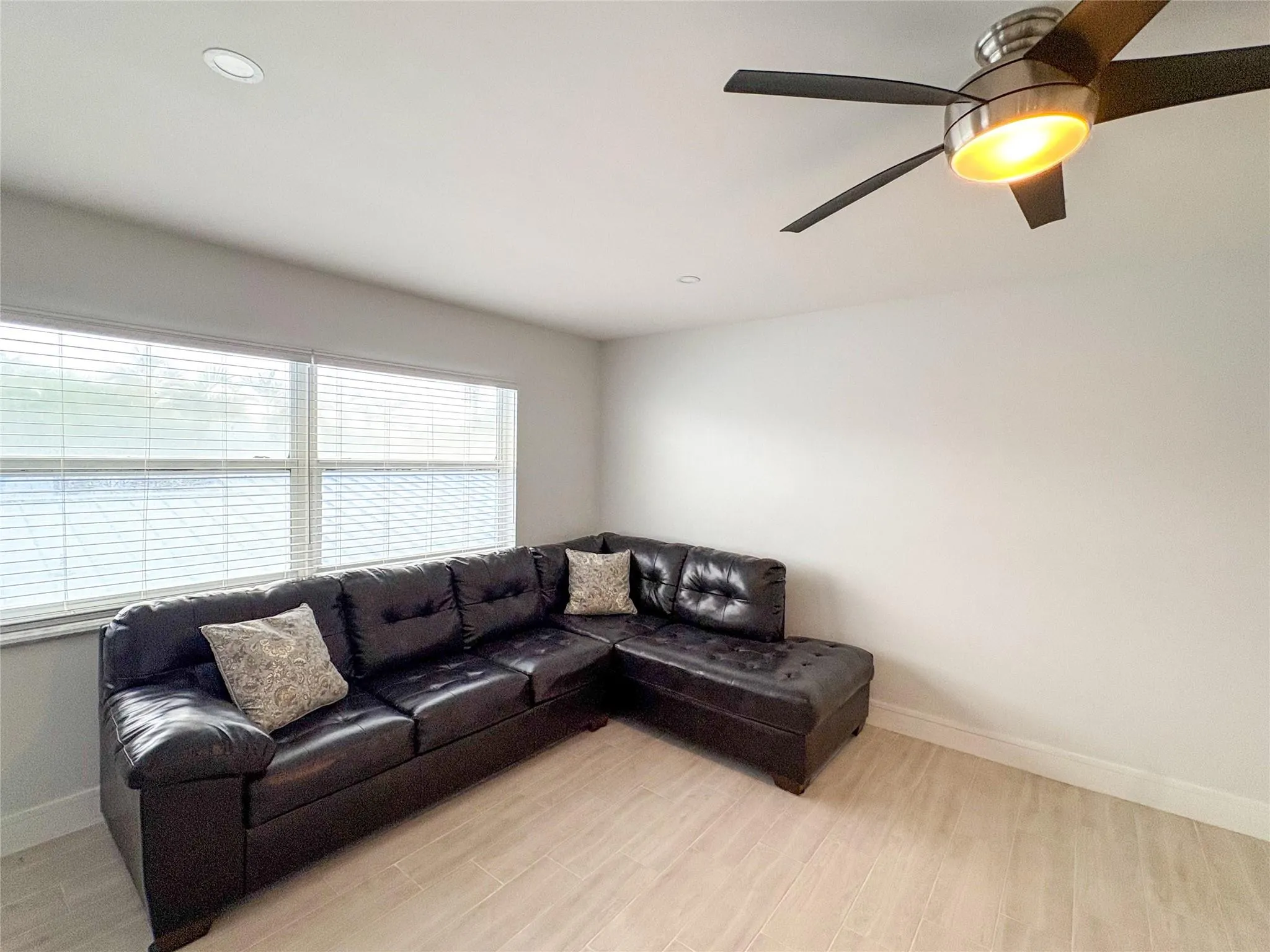 4541 N Ocean Dr, #8