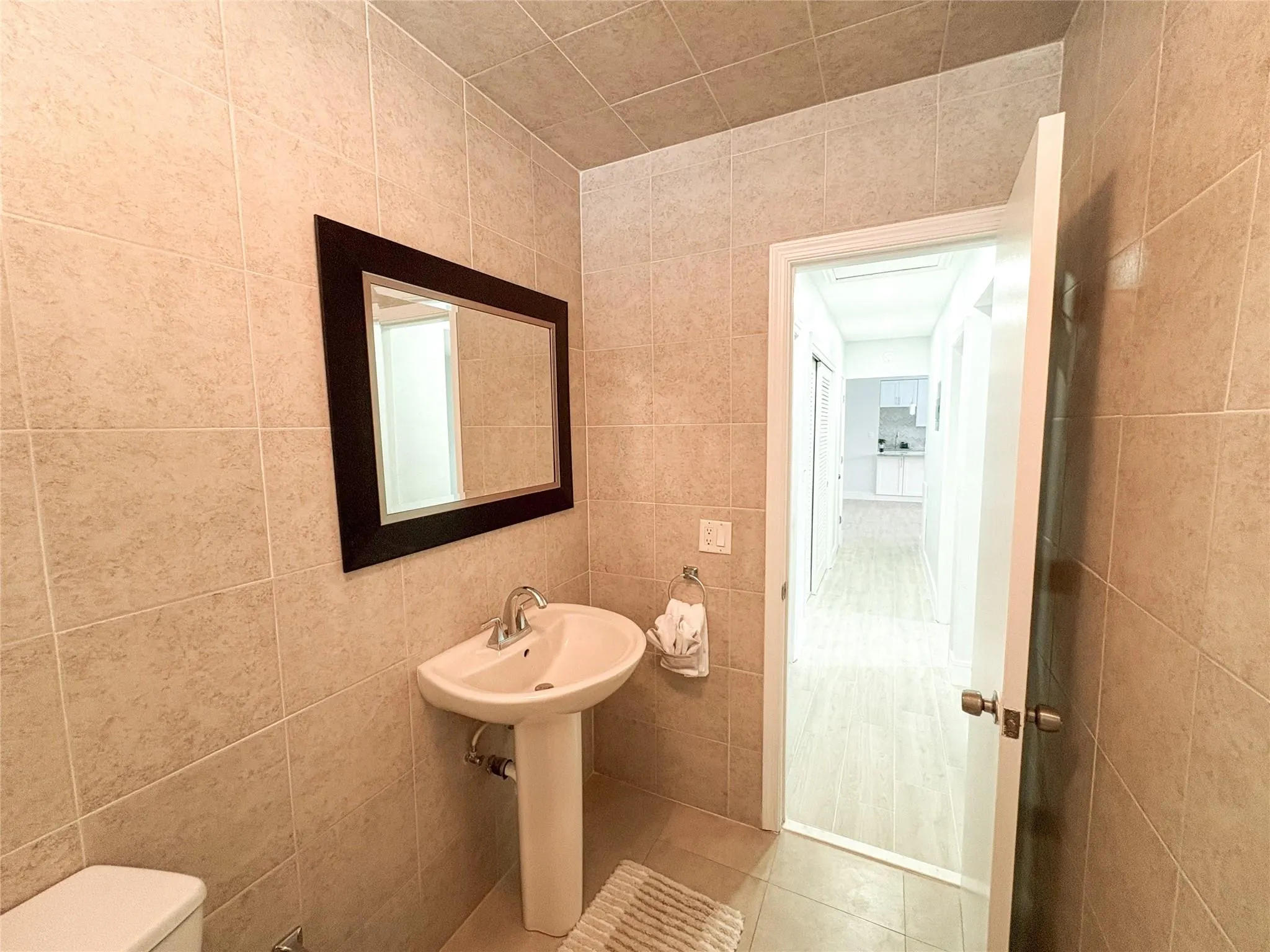 4541 N Ocean Dr, #8