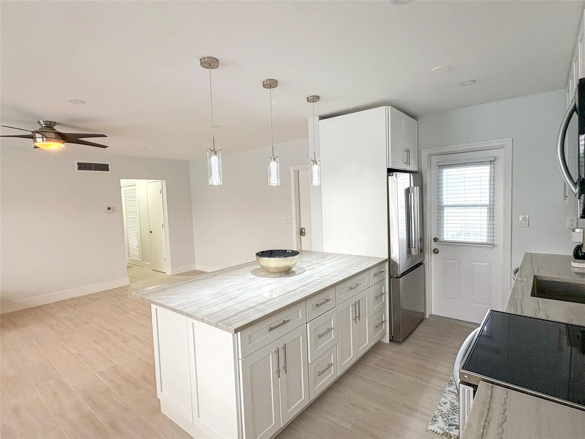 4541 N Ocean Dr, #8