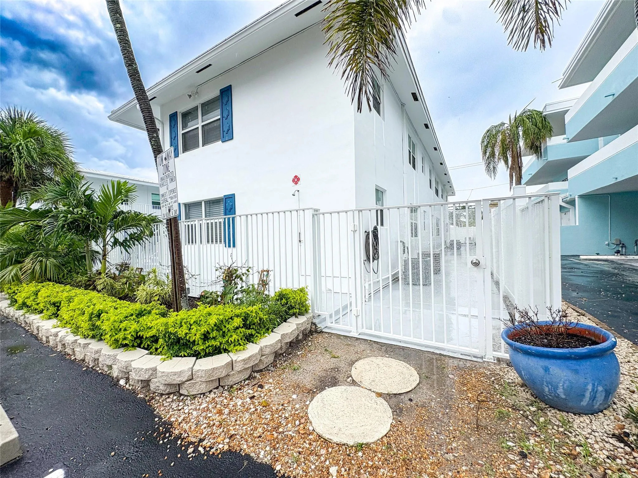 4541 N Ocean Dr, #8