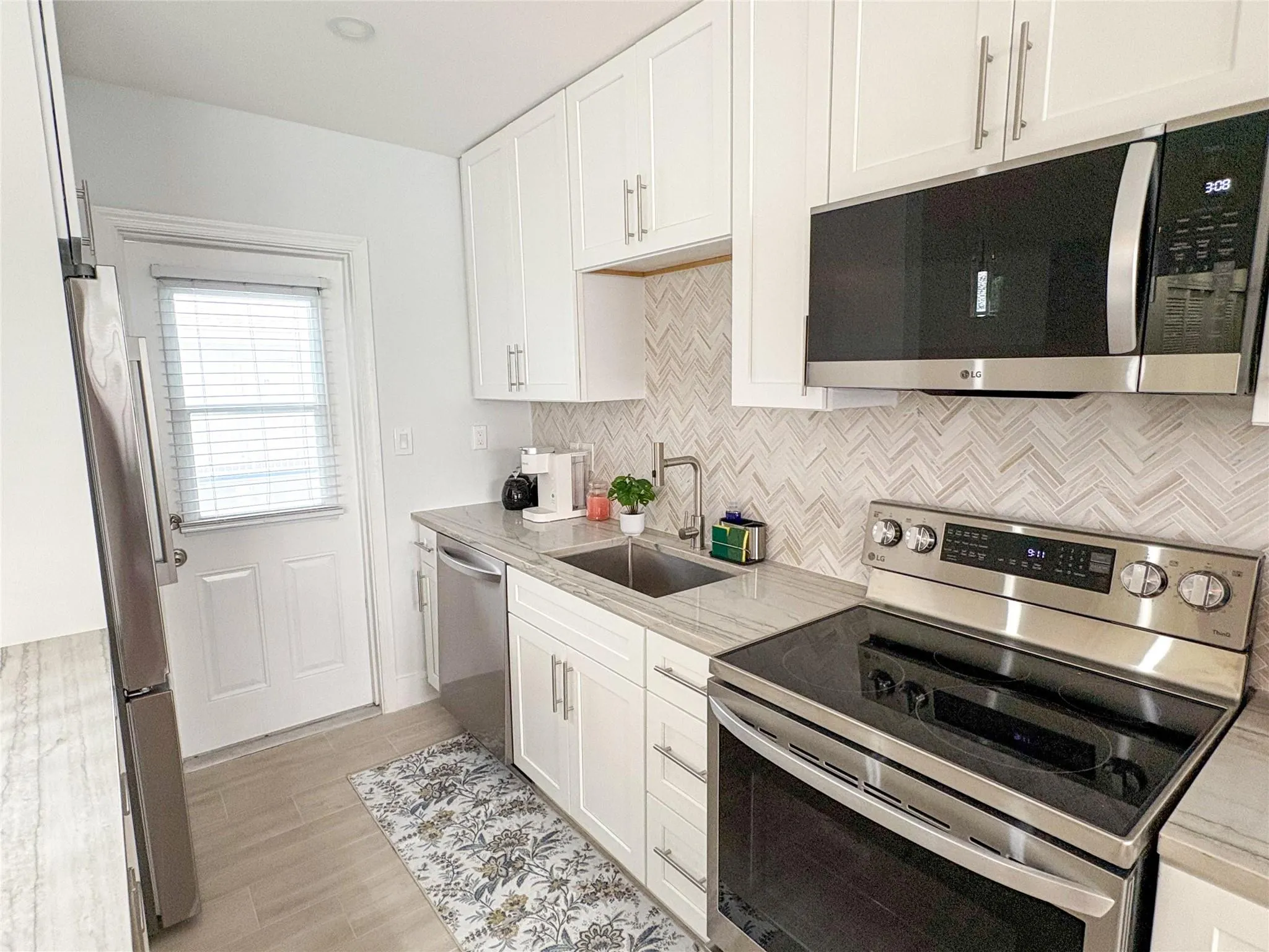 4541 N Ocean Dr, #8