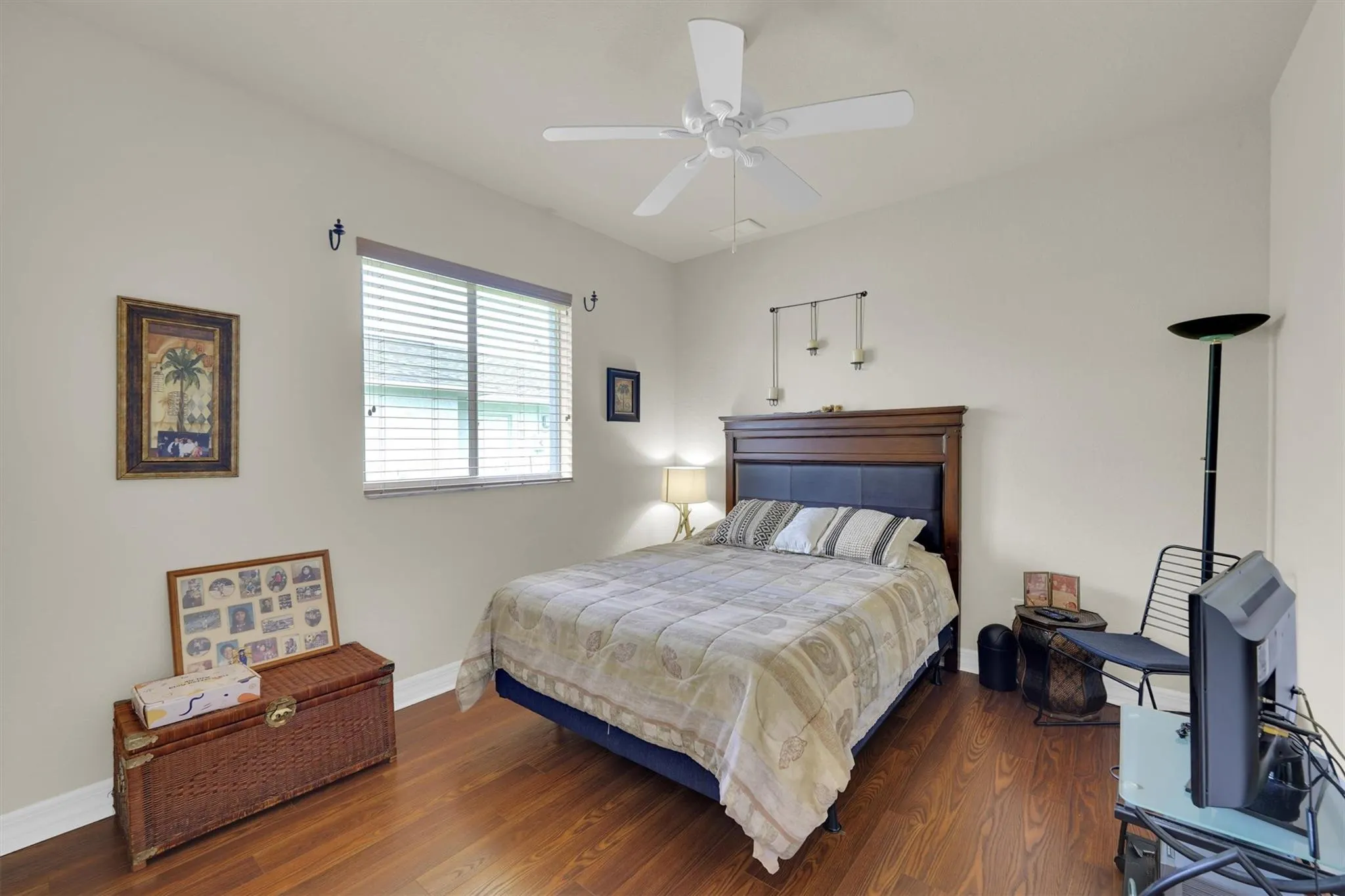 126 SW 39th Pl