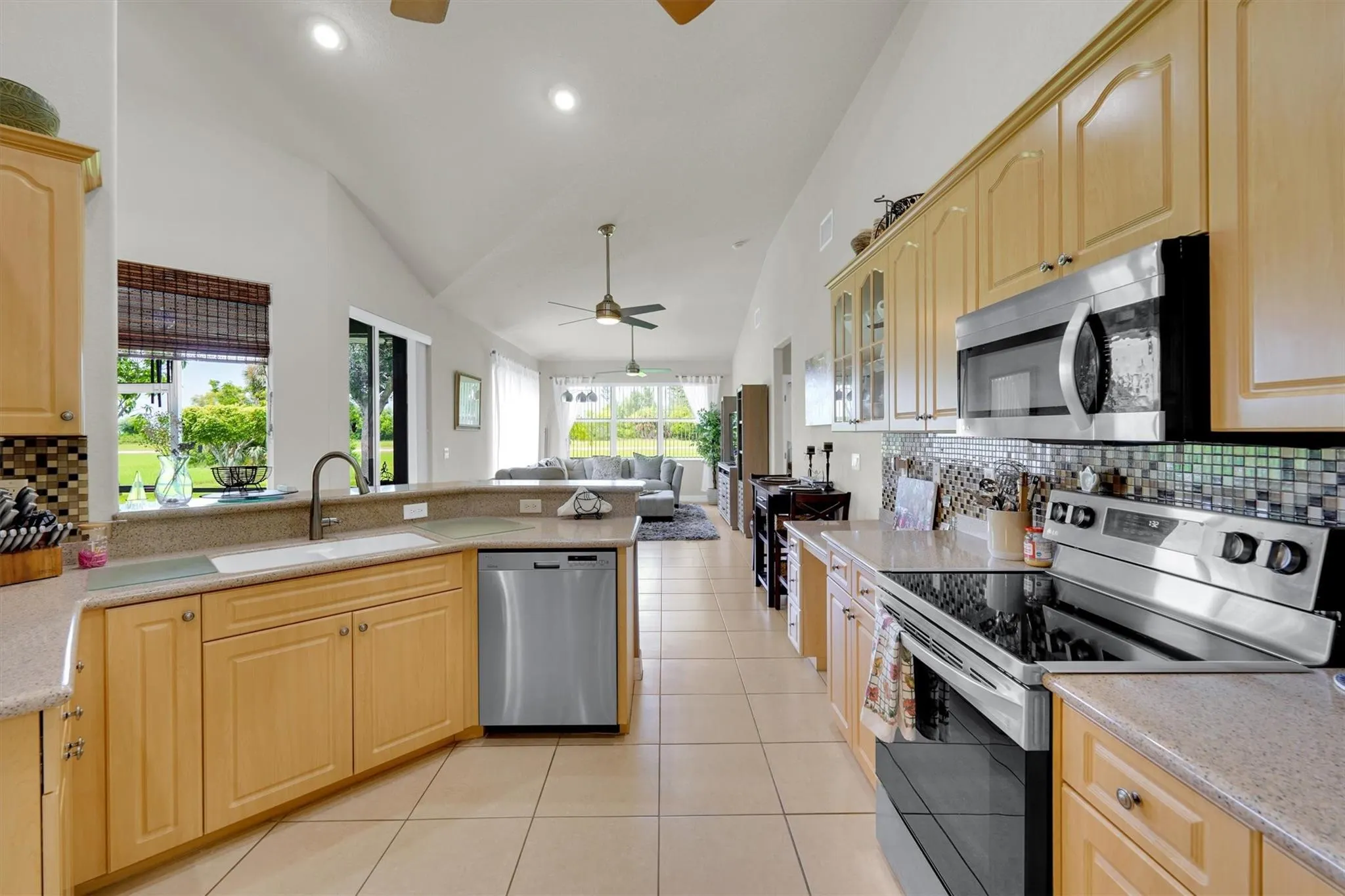 126 SW 39th Pl
