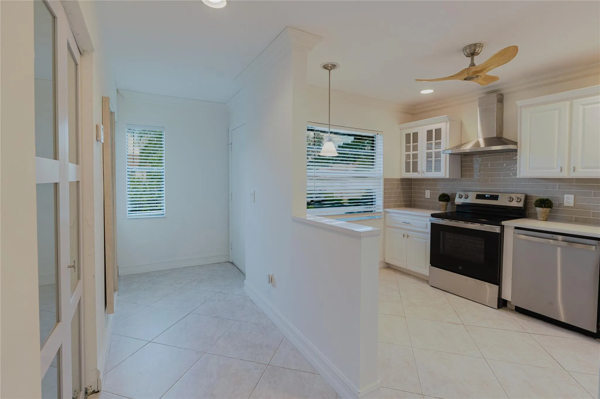 9277 Vista Del Lago, #39B