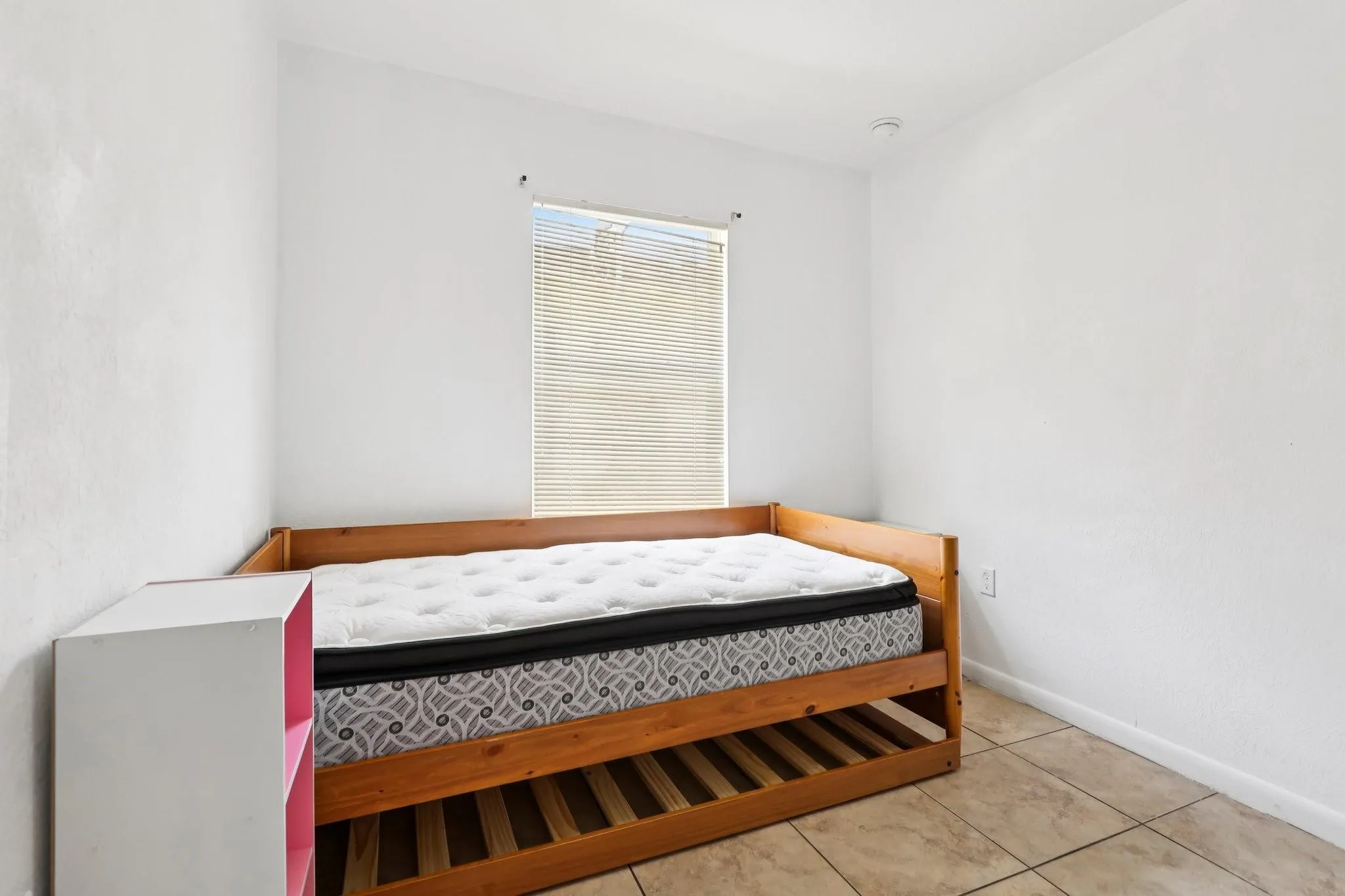 2221 NW 24th Ct