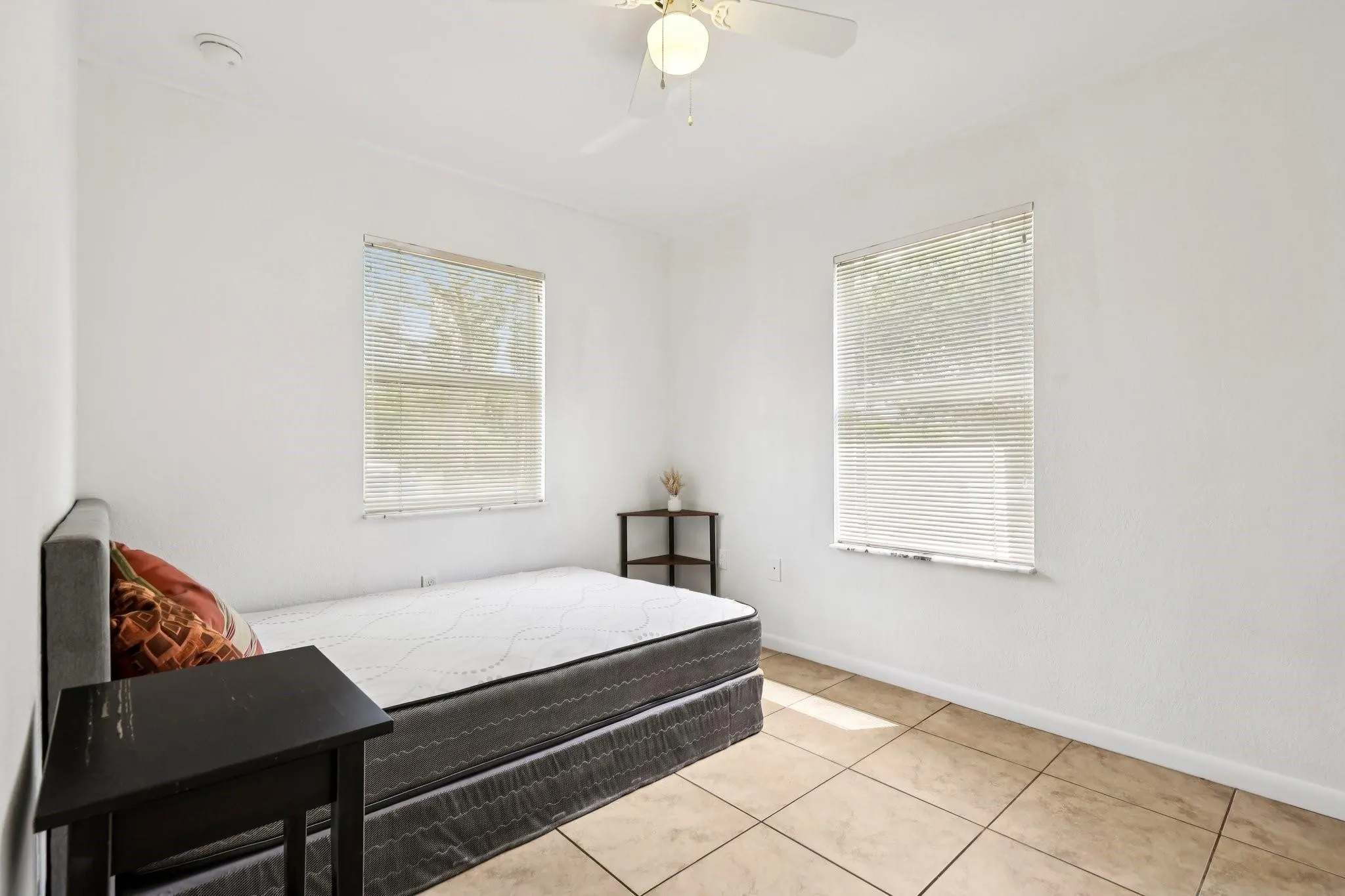 2221 NW 24th Ct