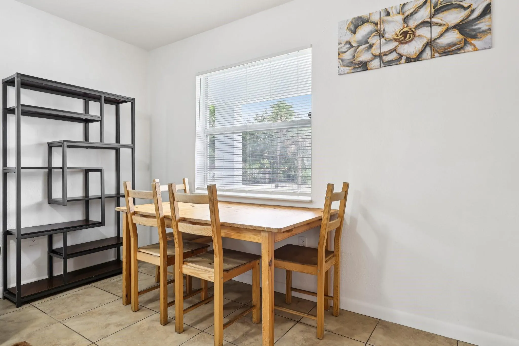 2221 NW 24th Ct