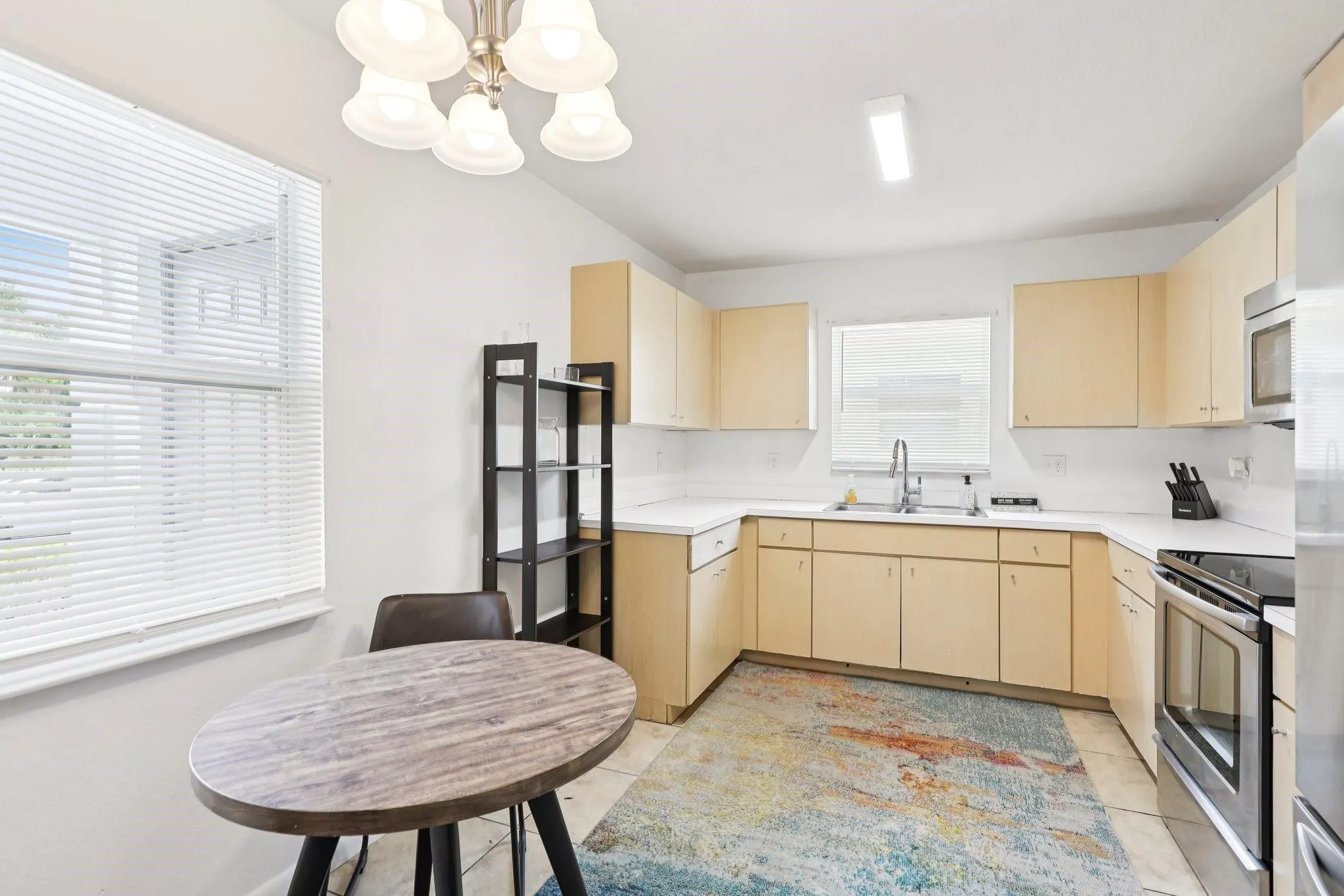 2221 NW 24th Ct