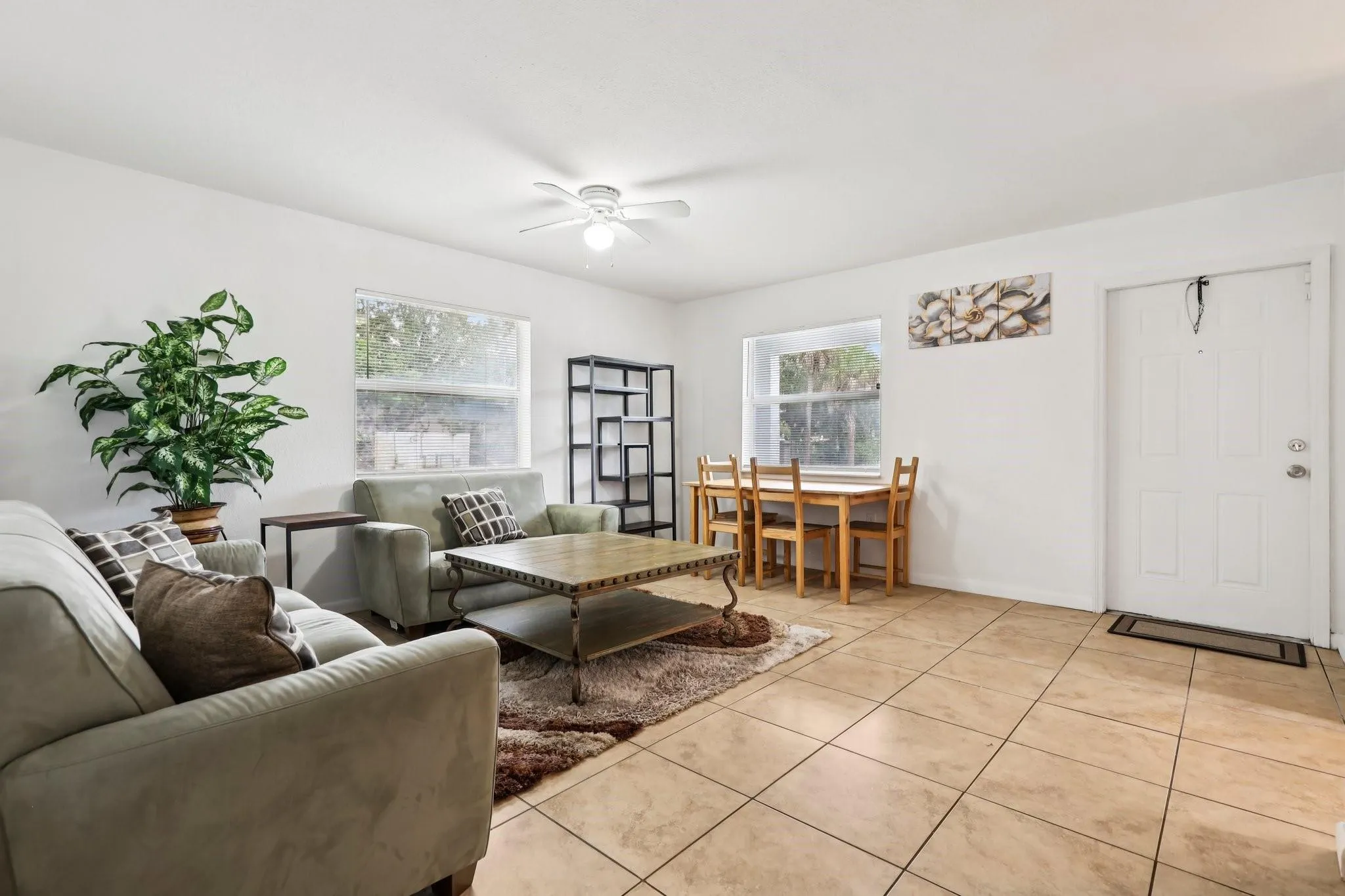 2221 NW 24th Ct