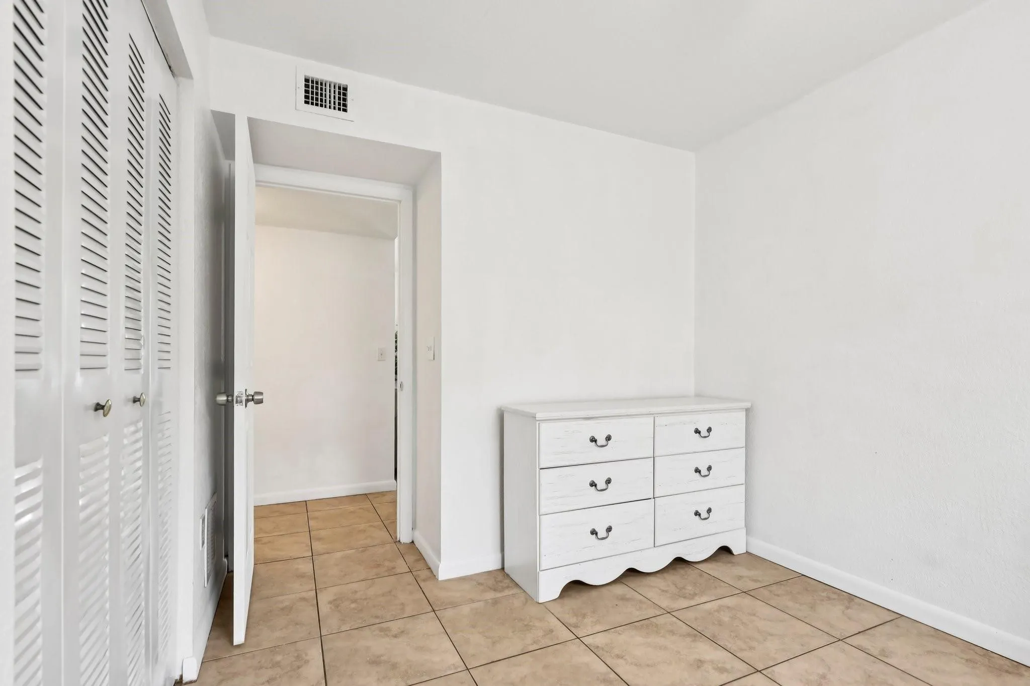 2221 NW 24th Ct
