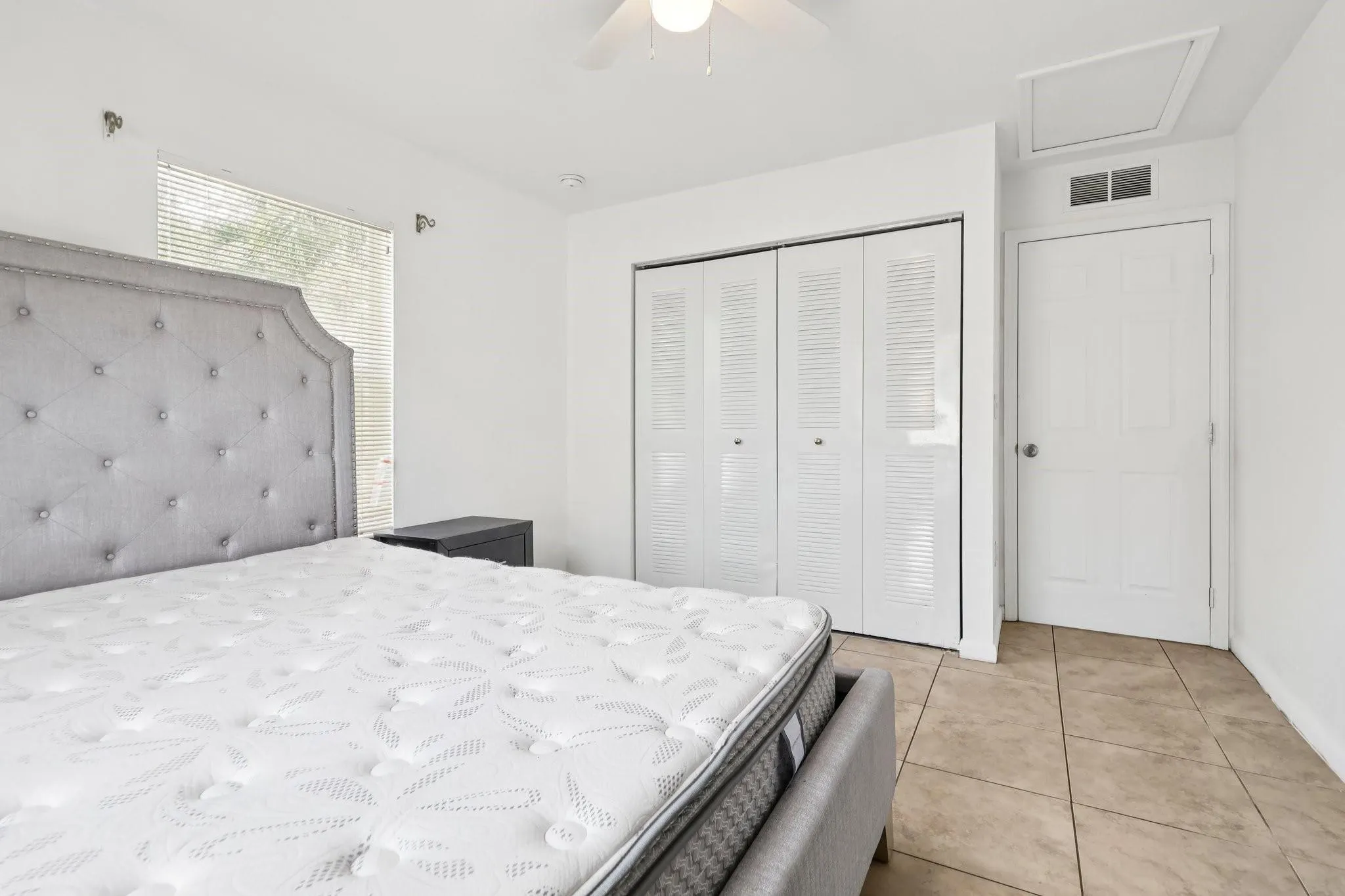 2221 NW 24th Ct