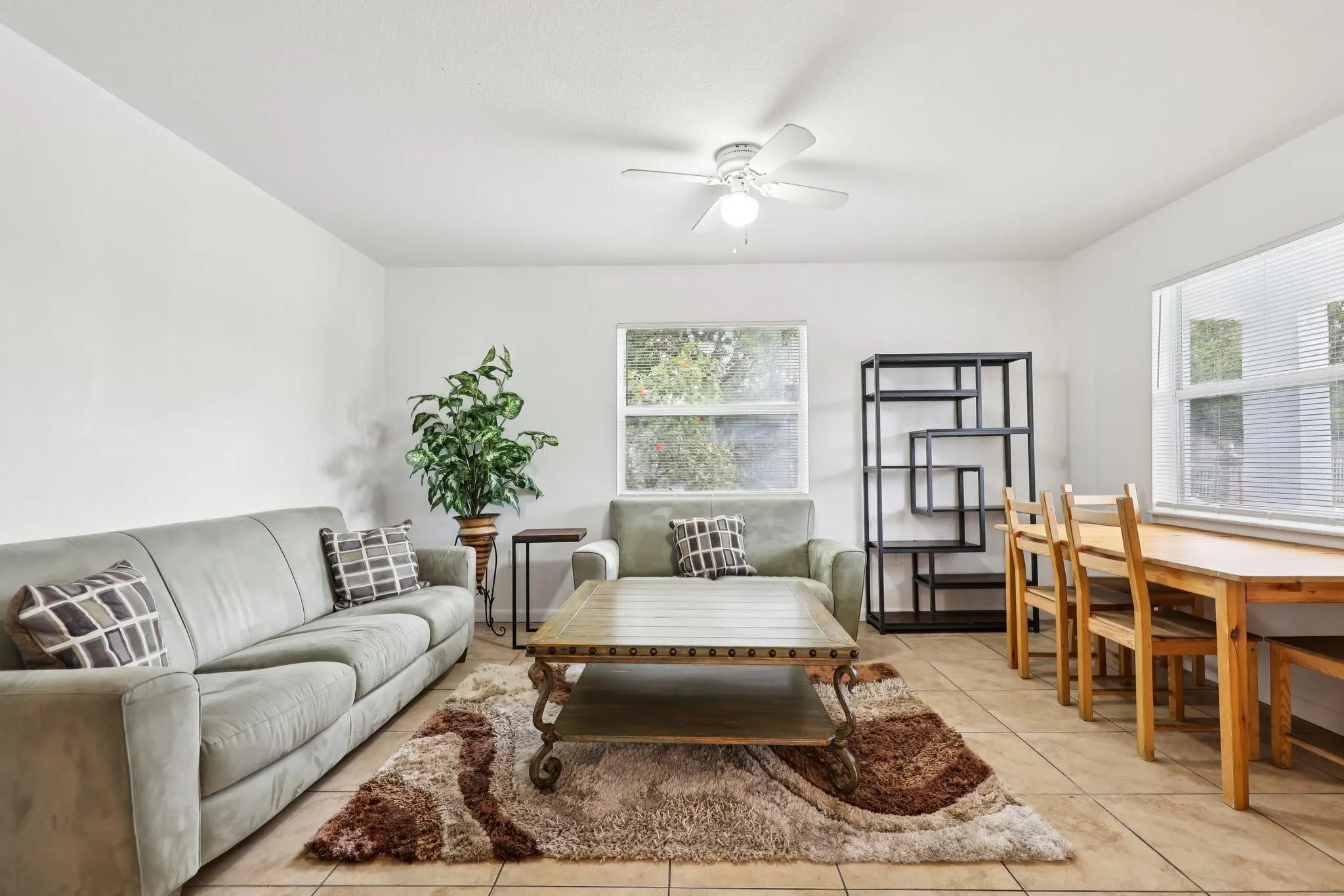2221 NW 24th Ct