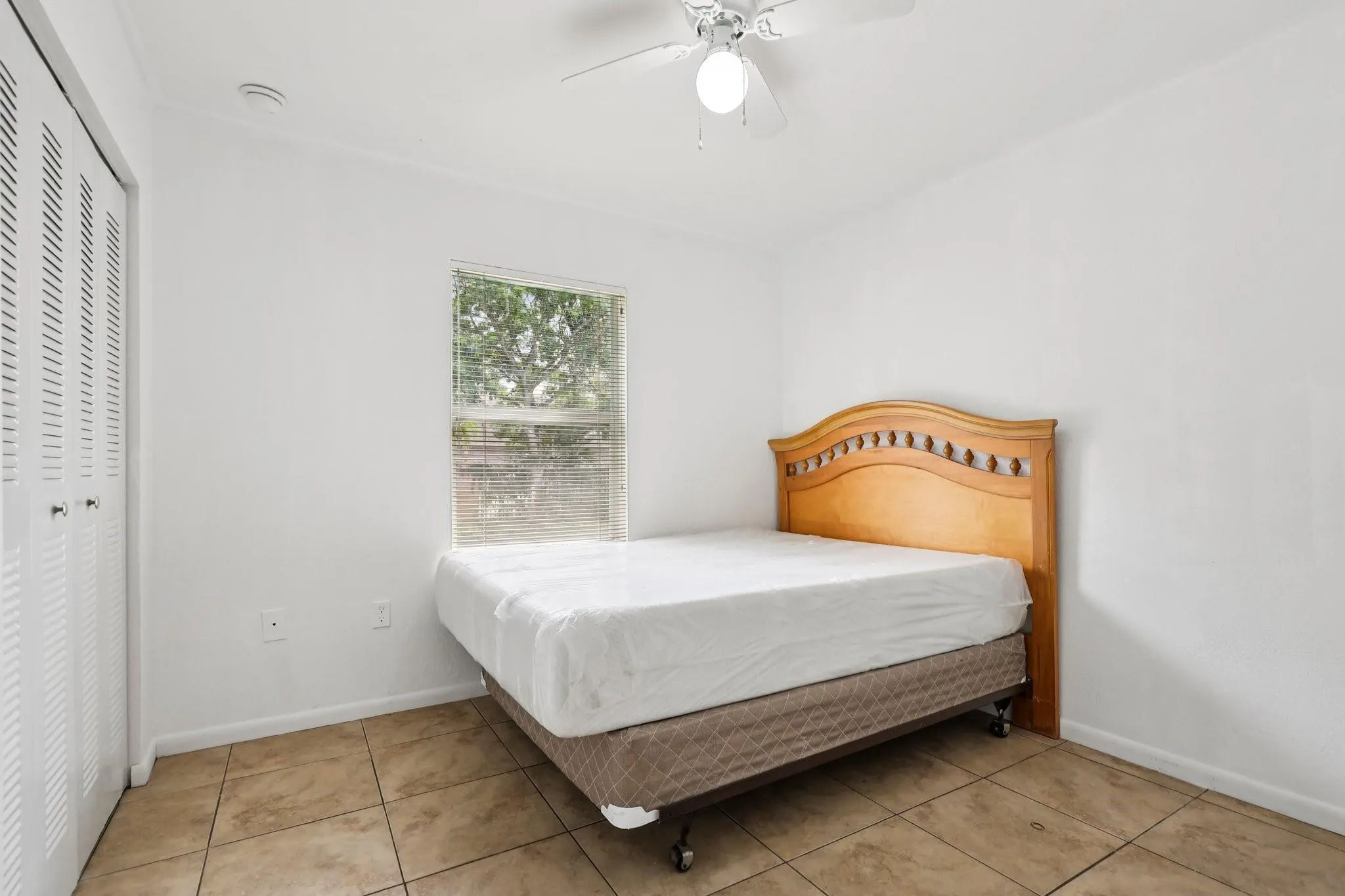2221 NW 24th Ct