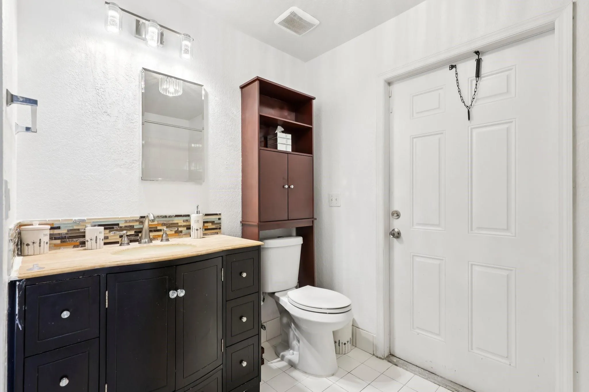 2221 NW 24th Ct