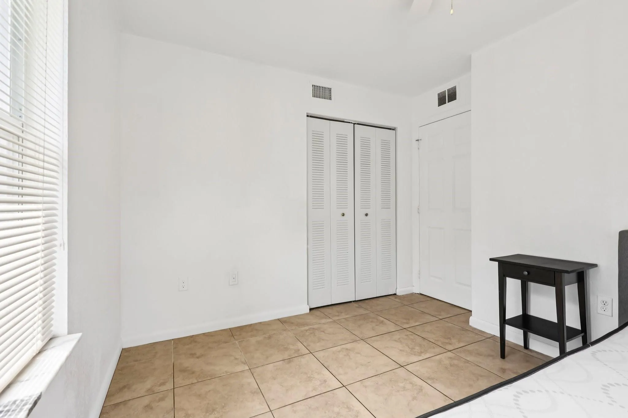 2221 NW 24th Ct