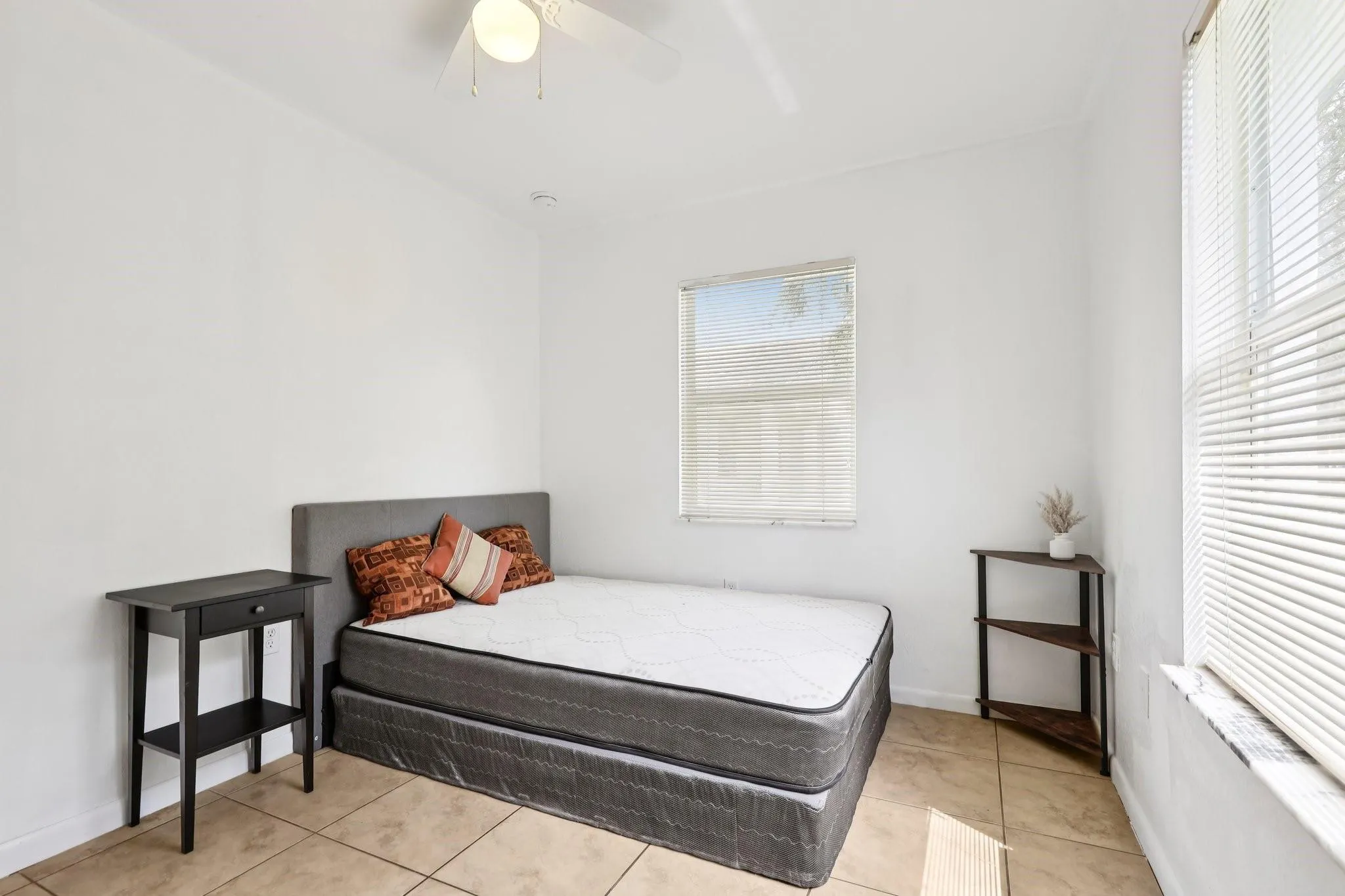 2221 NW 24th Ct