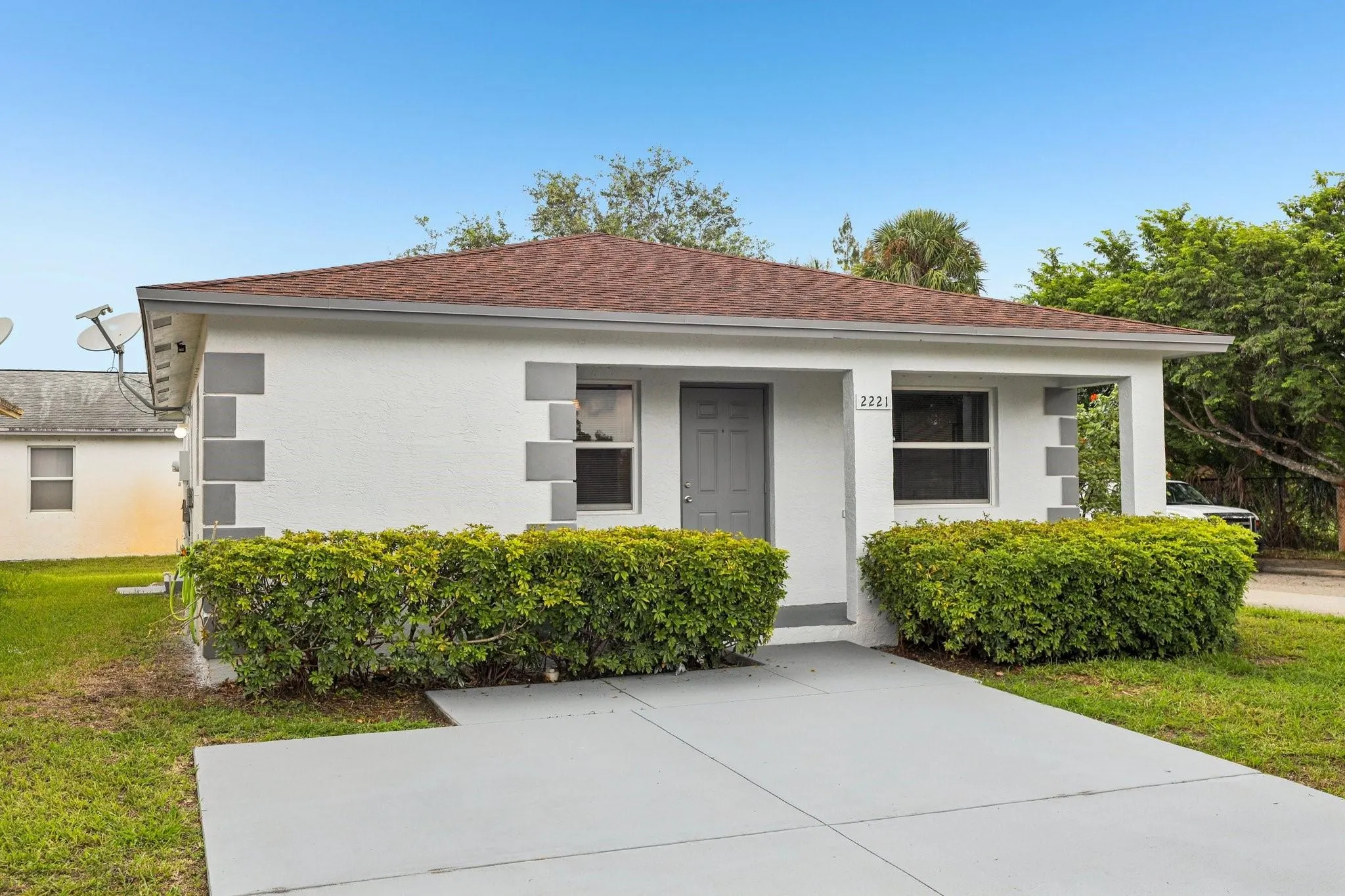 2221 NW 24th Ct