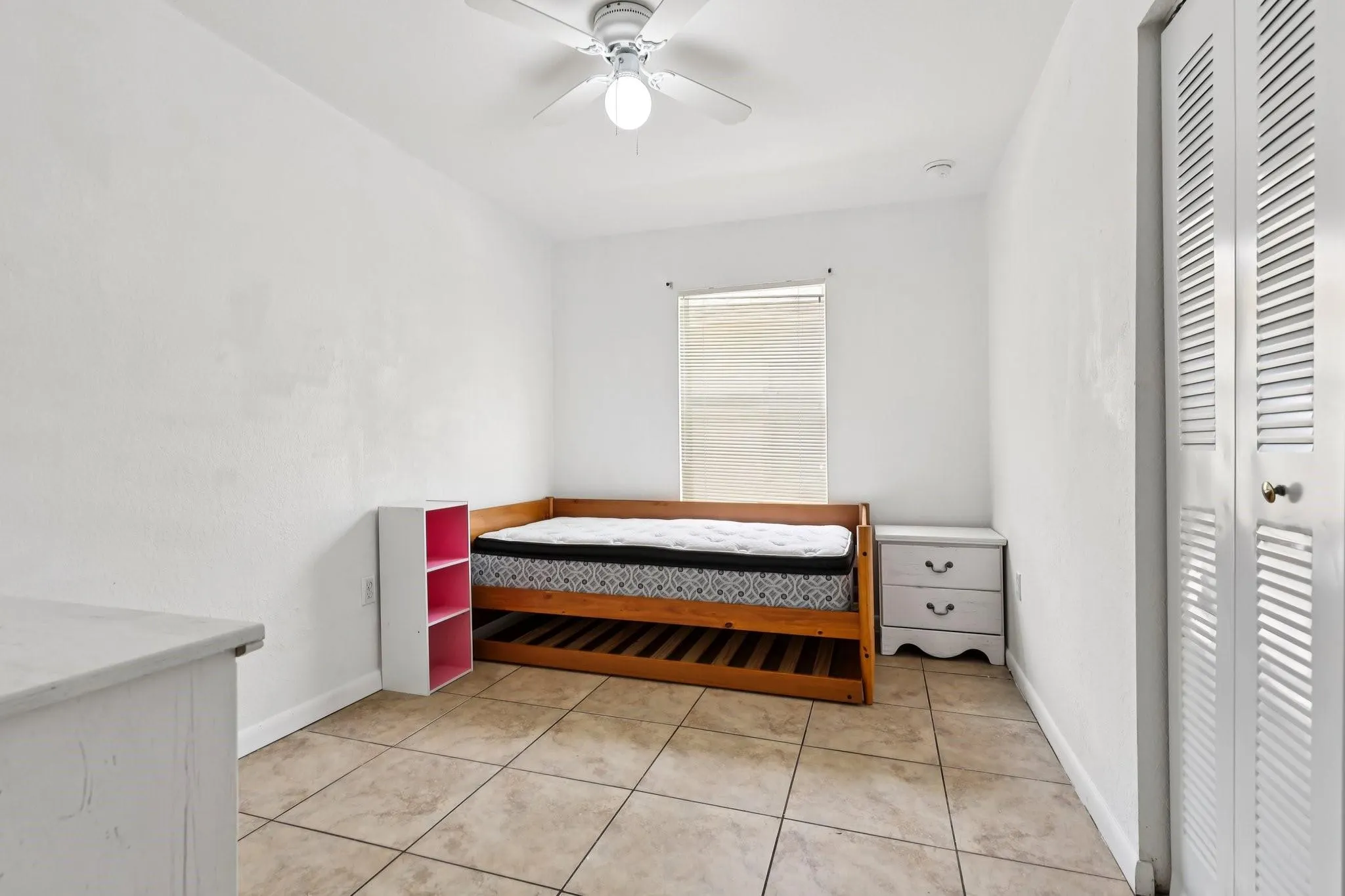 2221 NW 24th Ct