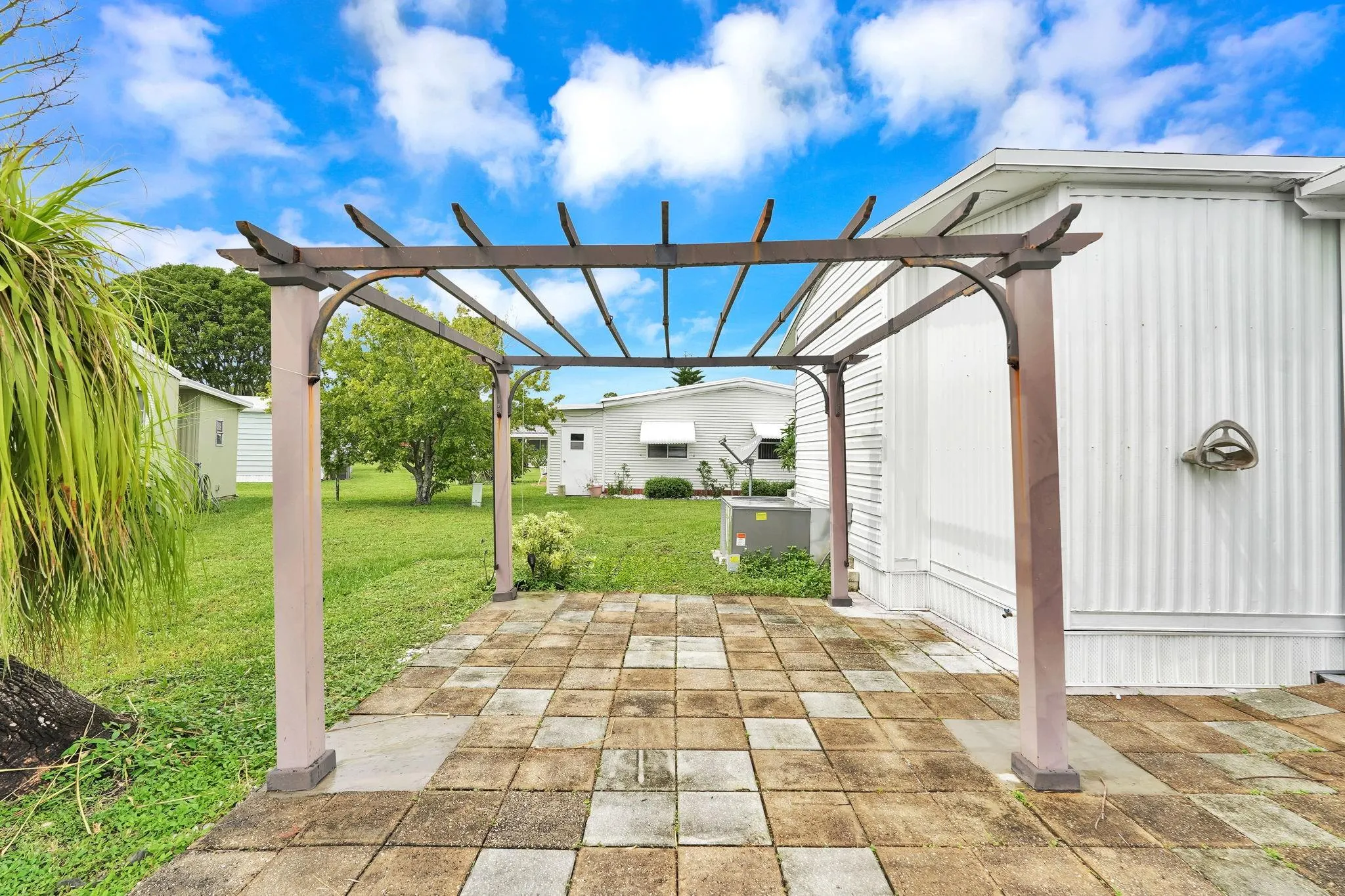 713 Sunny South Avenue