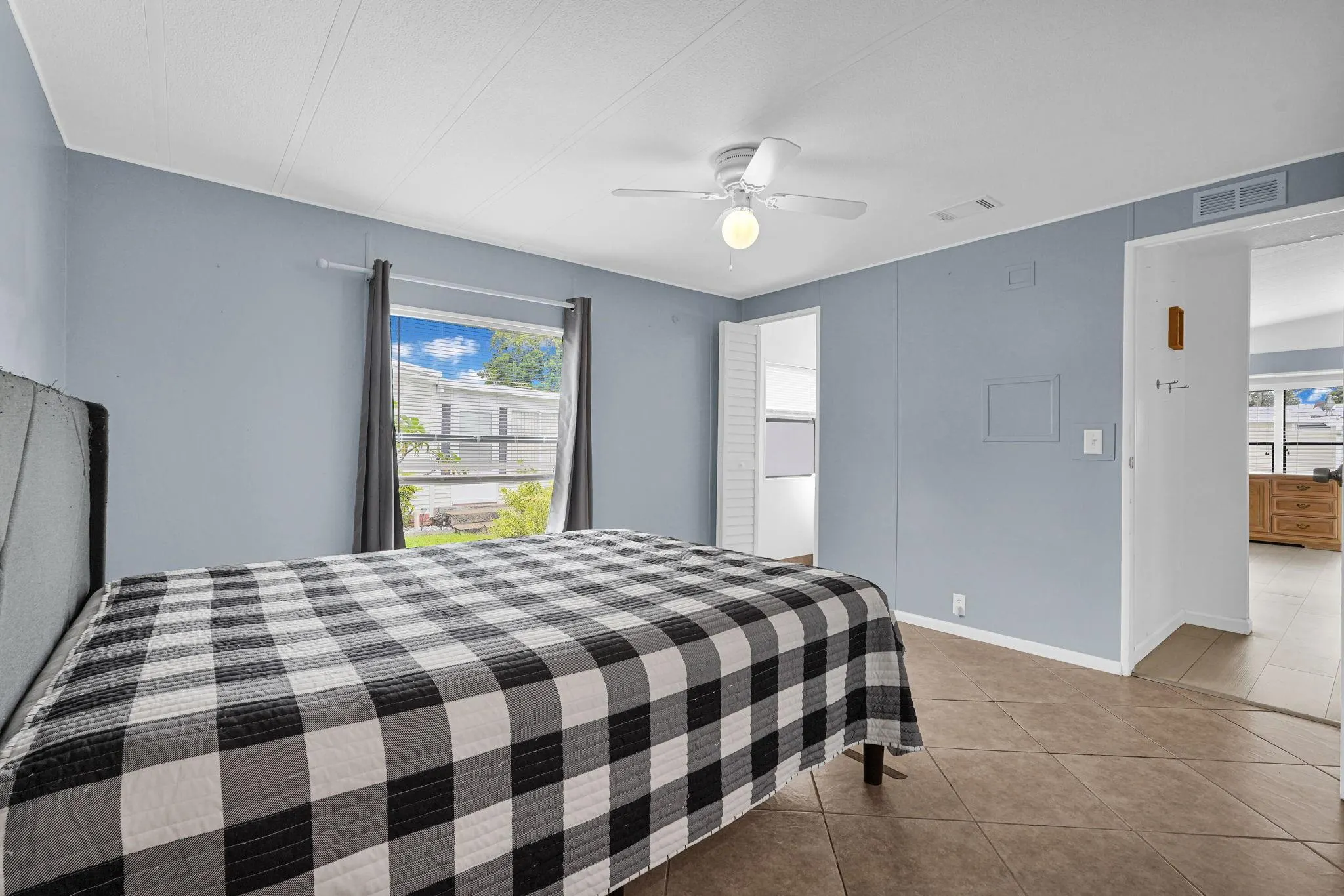 713 Sunny South Avenue