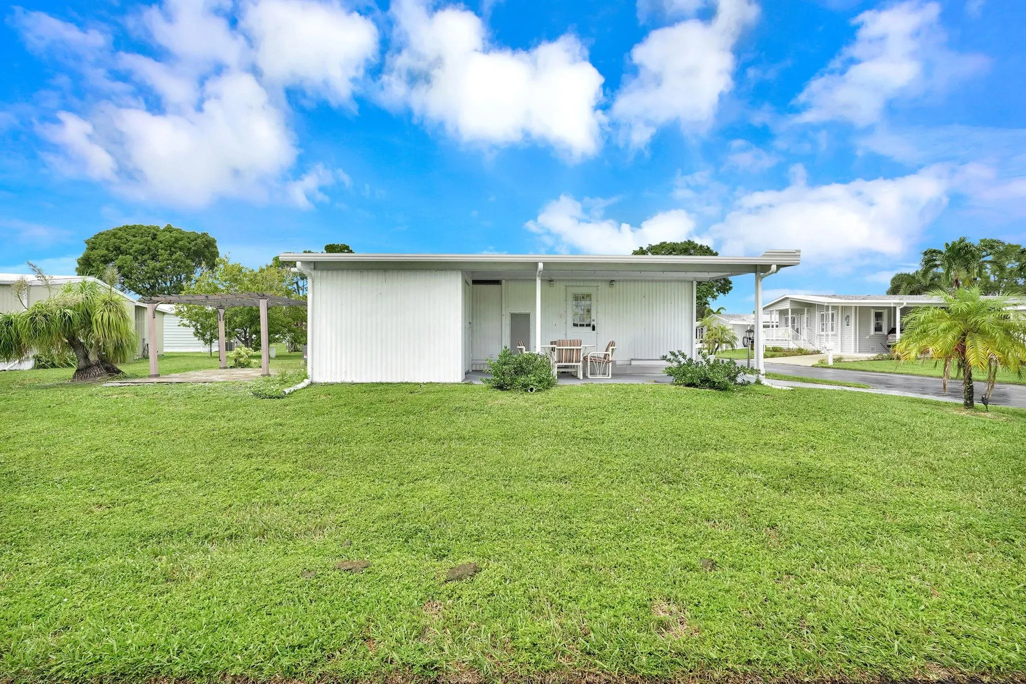 713 Sunny South Avenue