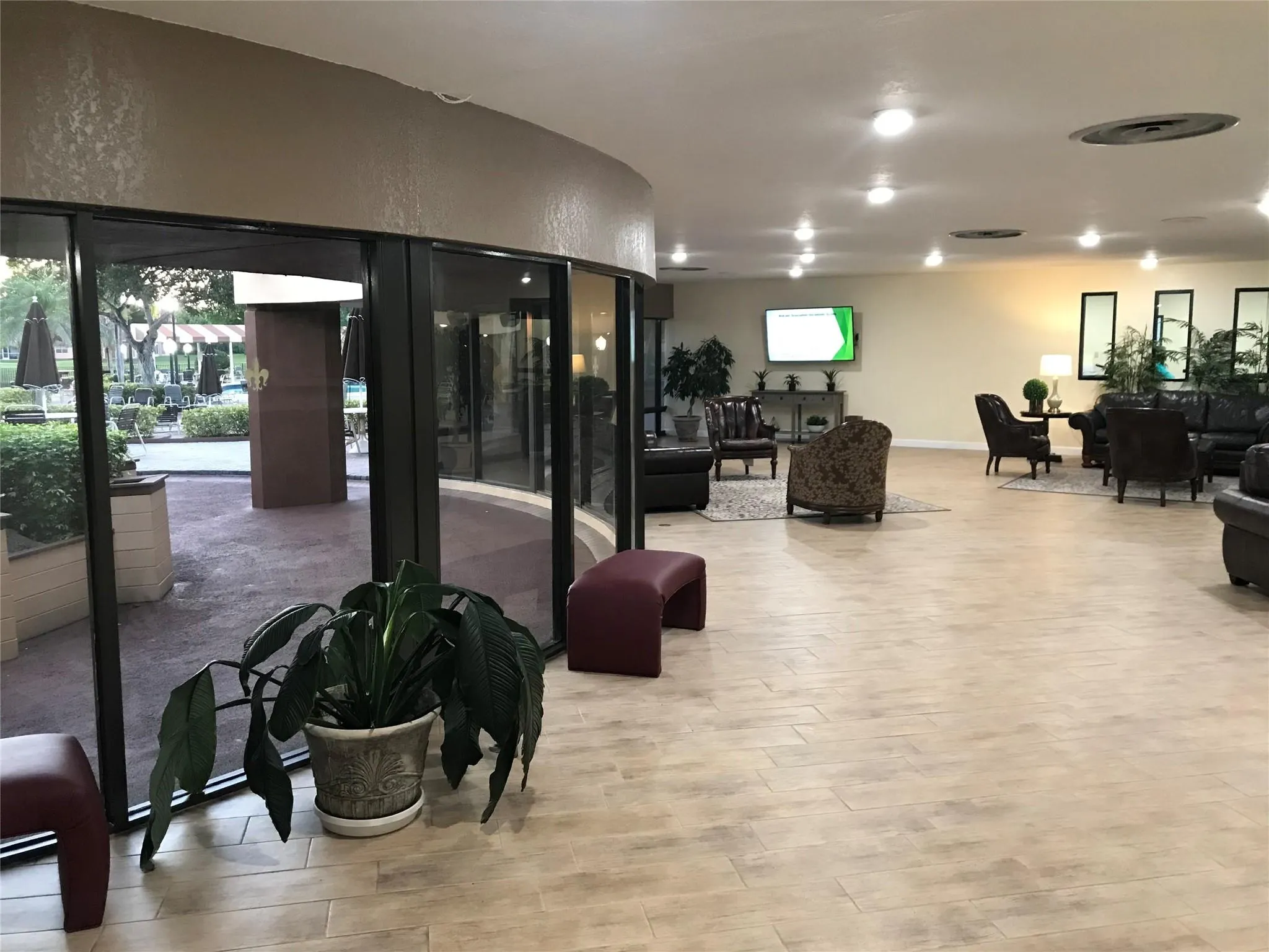 9101 Sunrise Lakes Blvd, #117