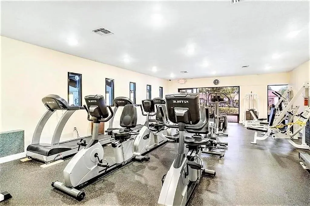 9101 Sunrise Lakes Blvd, #117