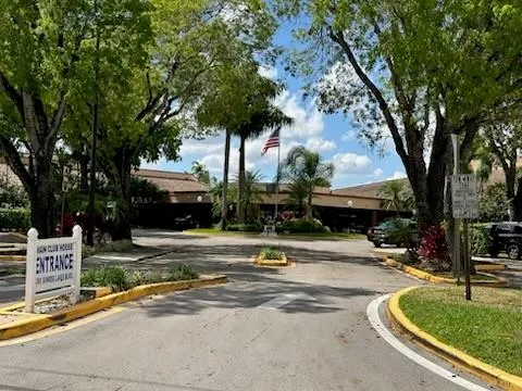 9101 Sunrise Lakes Blvd, #117