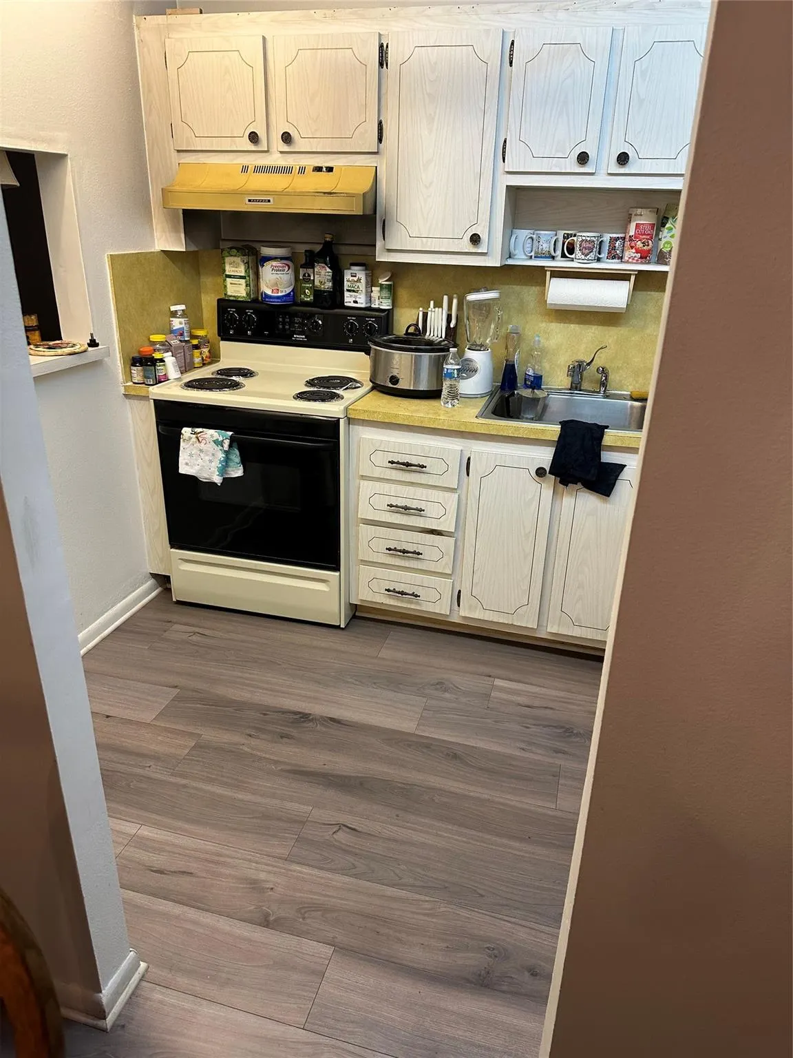 9101 Sunrise Lakes Blvd, #117