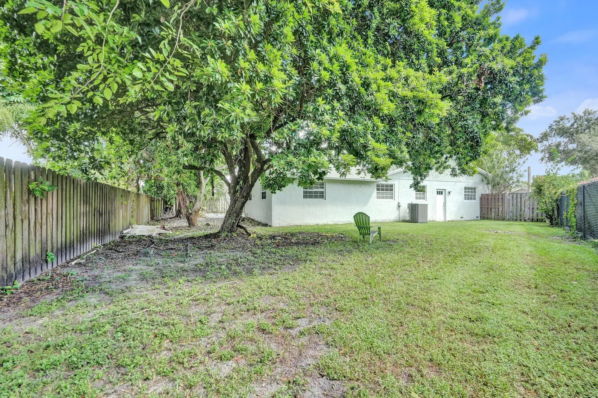601 NW 76th Ter