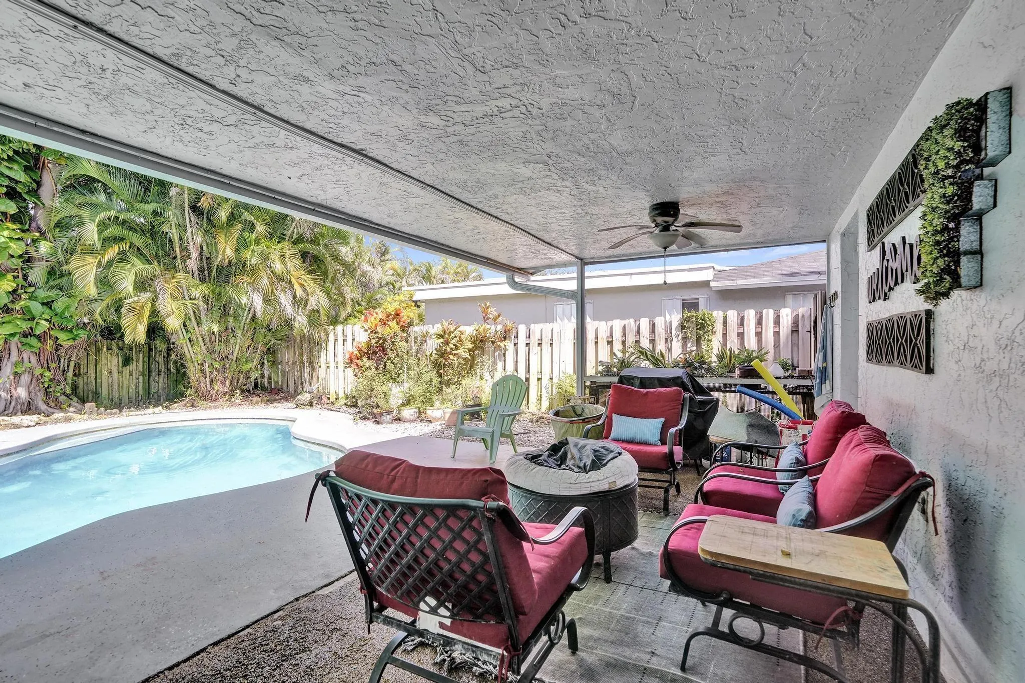 601 NW 76th Ter