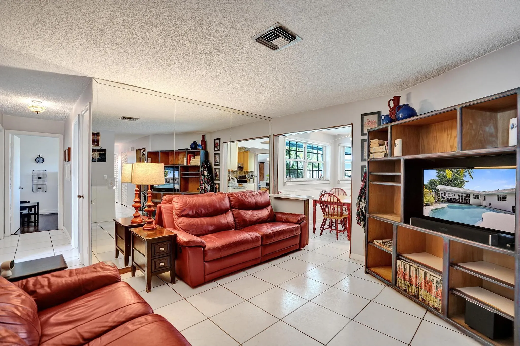 601 NW 76th Ter