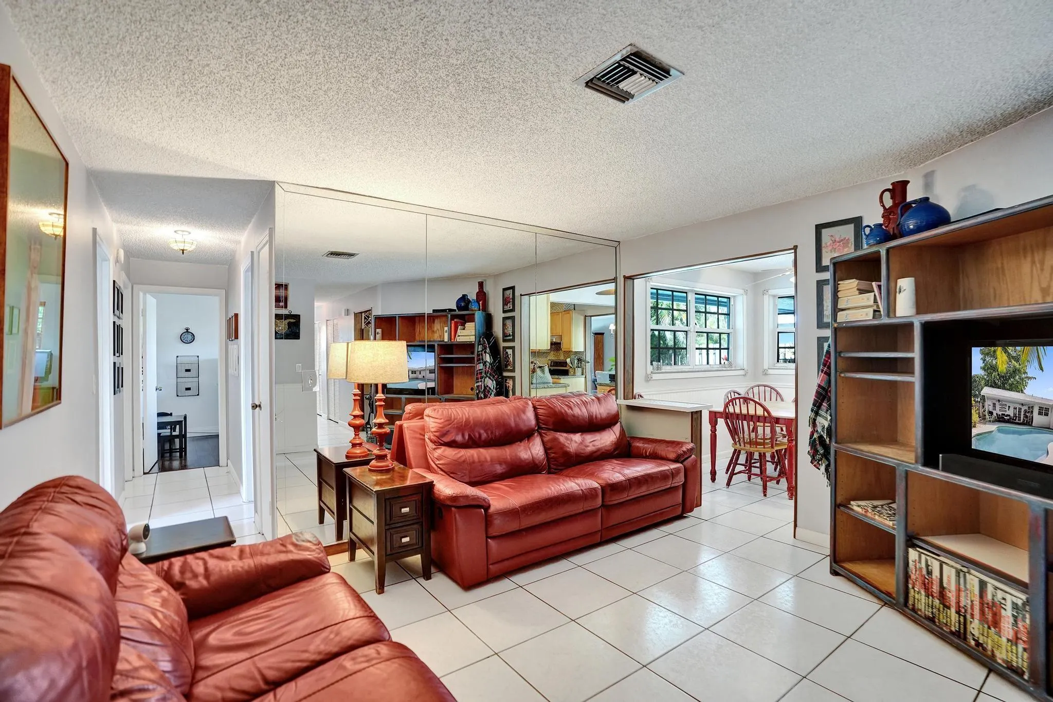 601 NW 76th Ter
