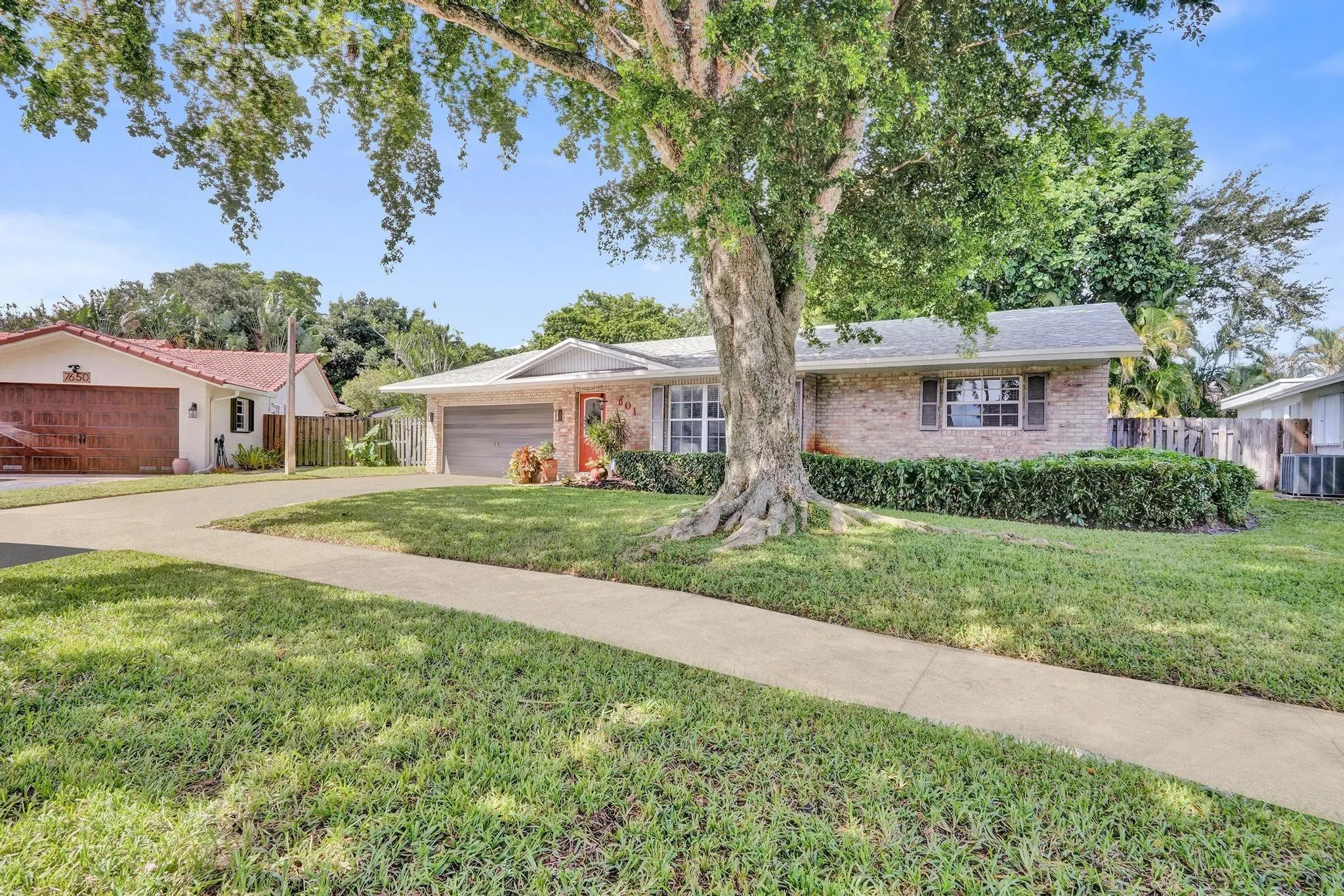 601 NW 76th Ter