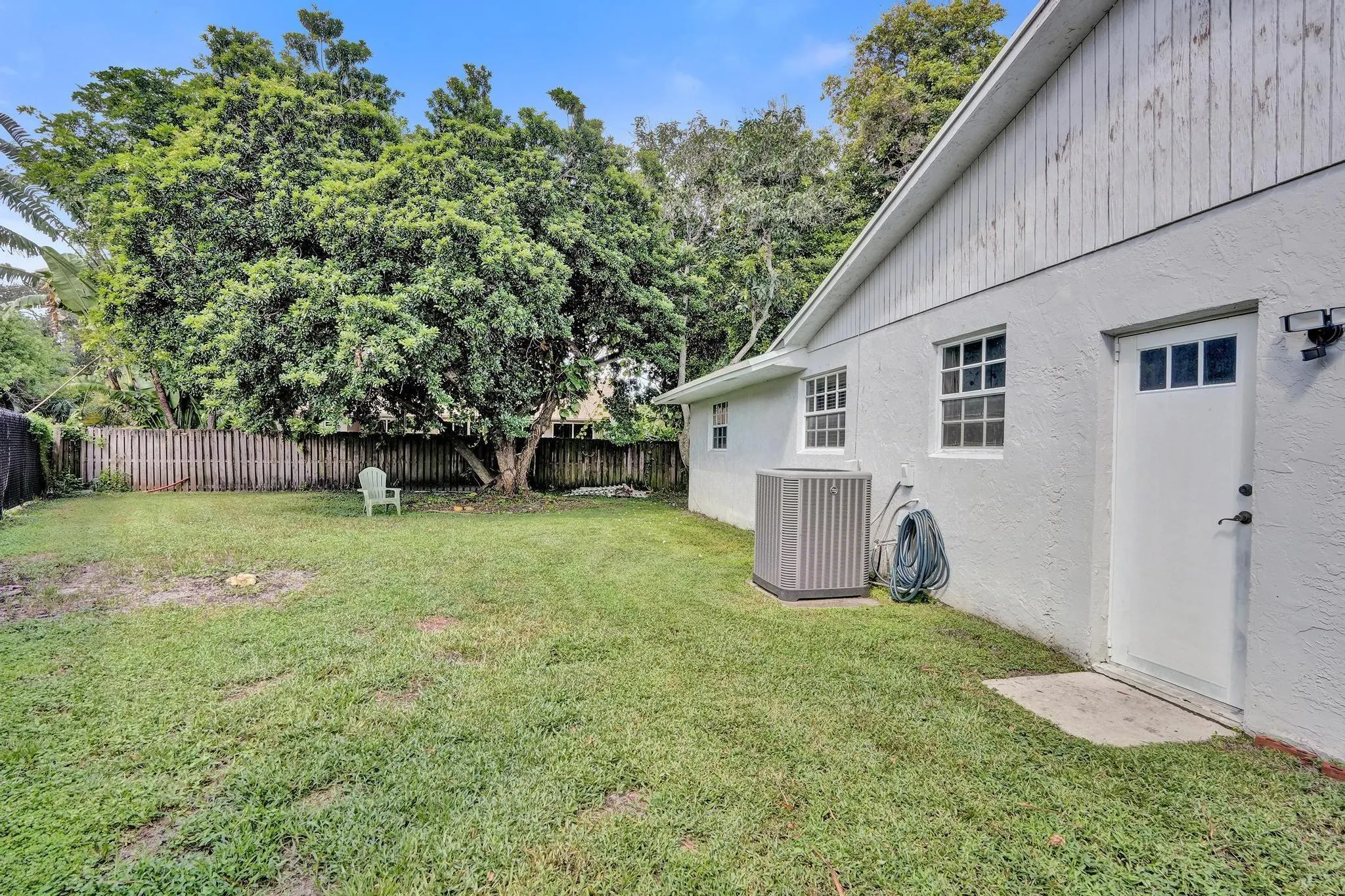 601 NW 76th Ter