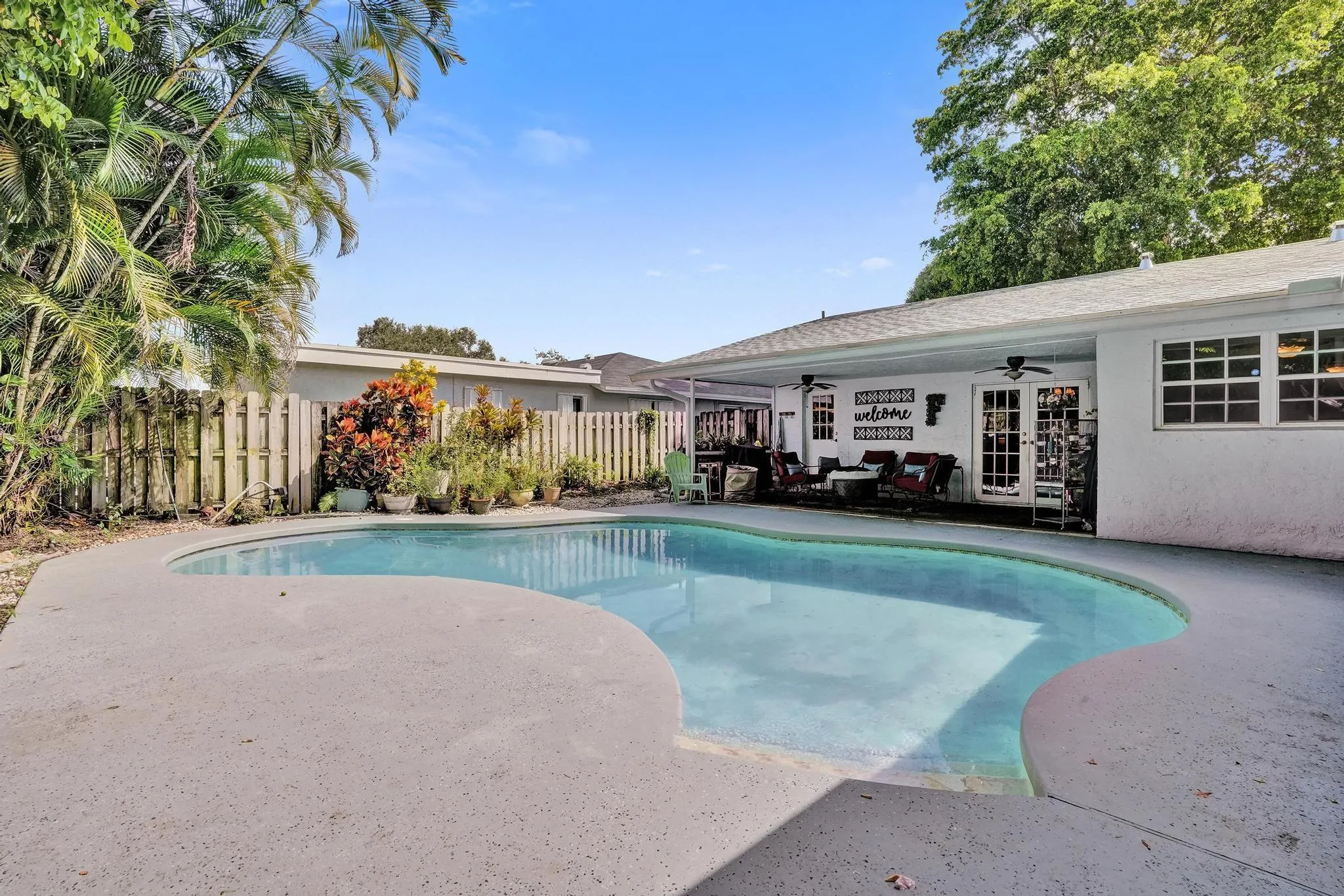 601 NW 76th Ter
