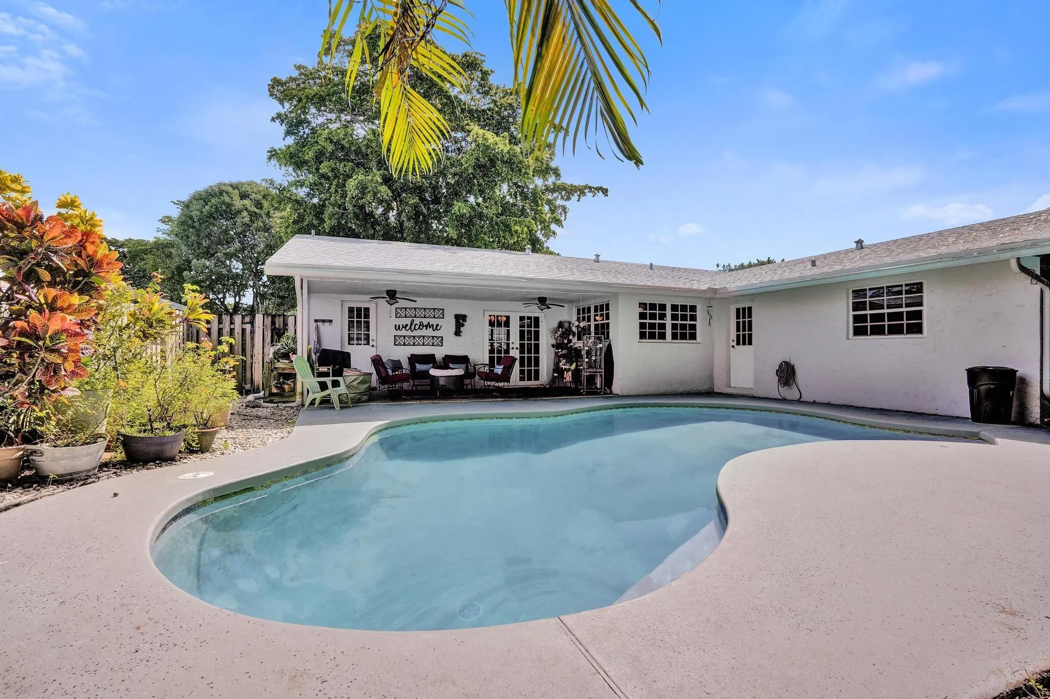 601 NW 76th Ter