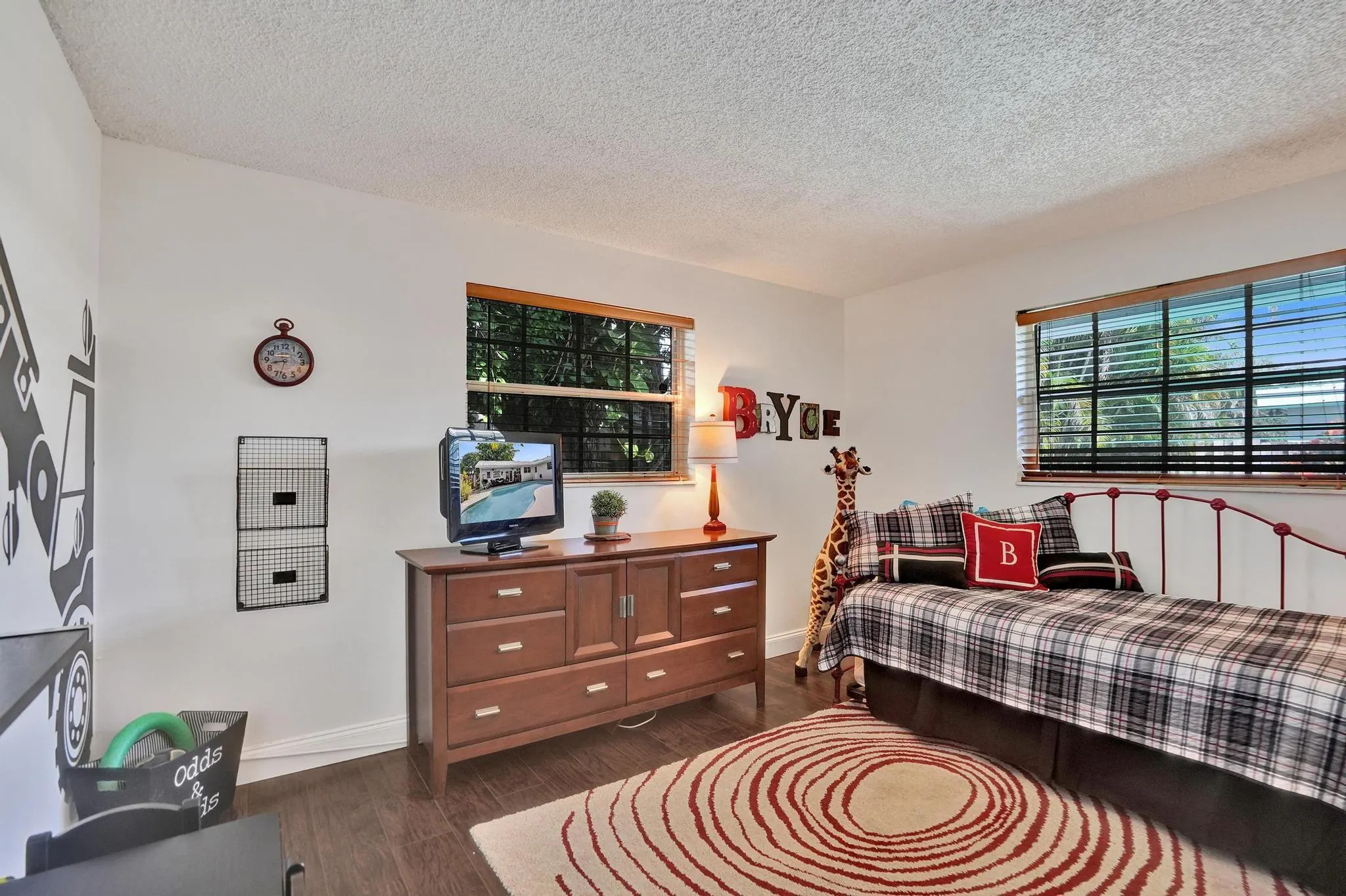 601 NW 76th Ter