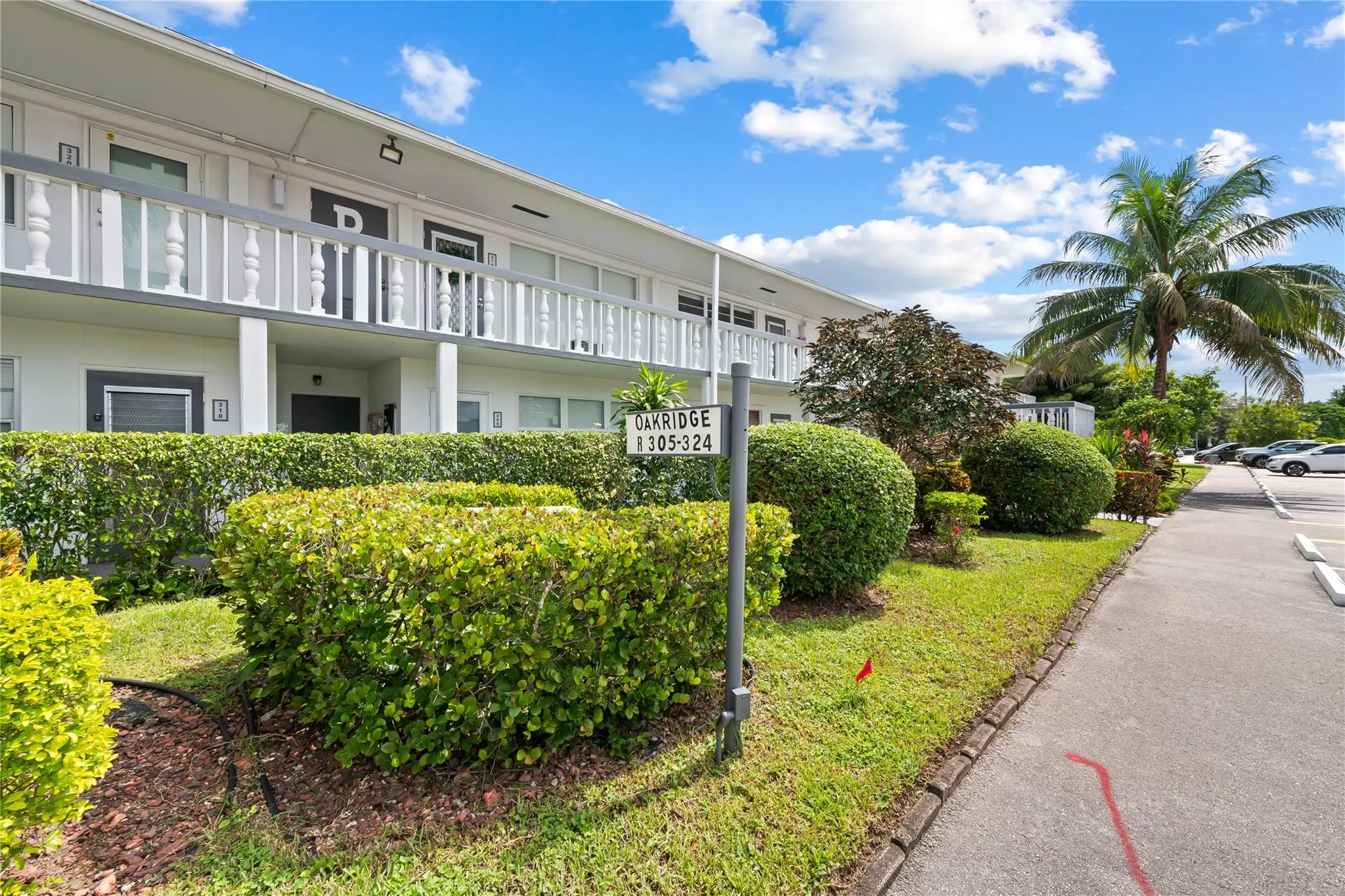 318 Oakridge R, #318