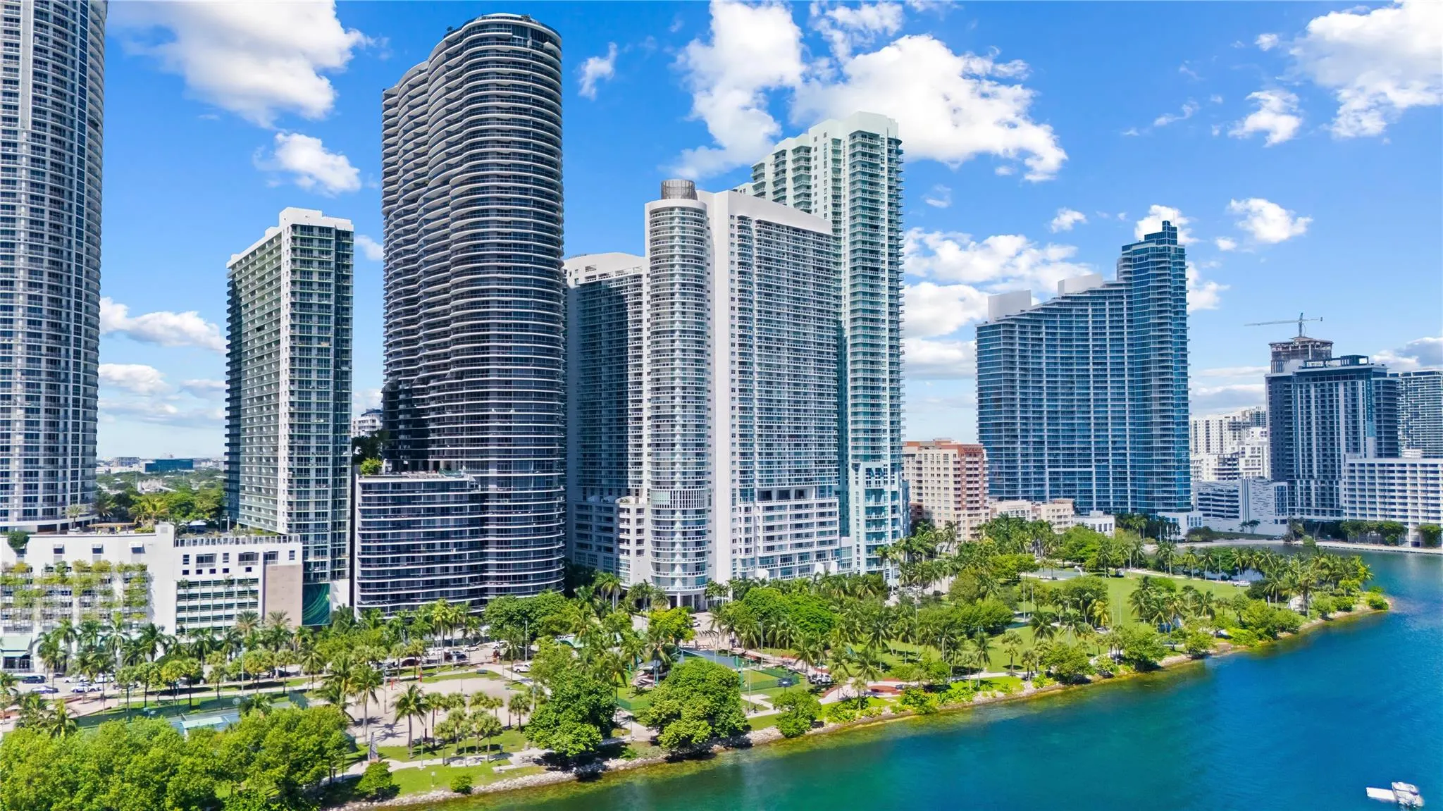 1800 N Bayshore Dr, #2914