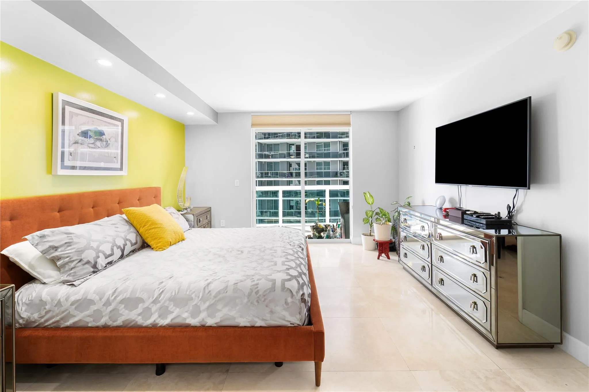 1800 N Bayshore Dr, #2914